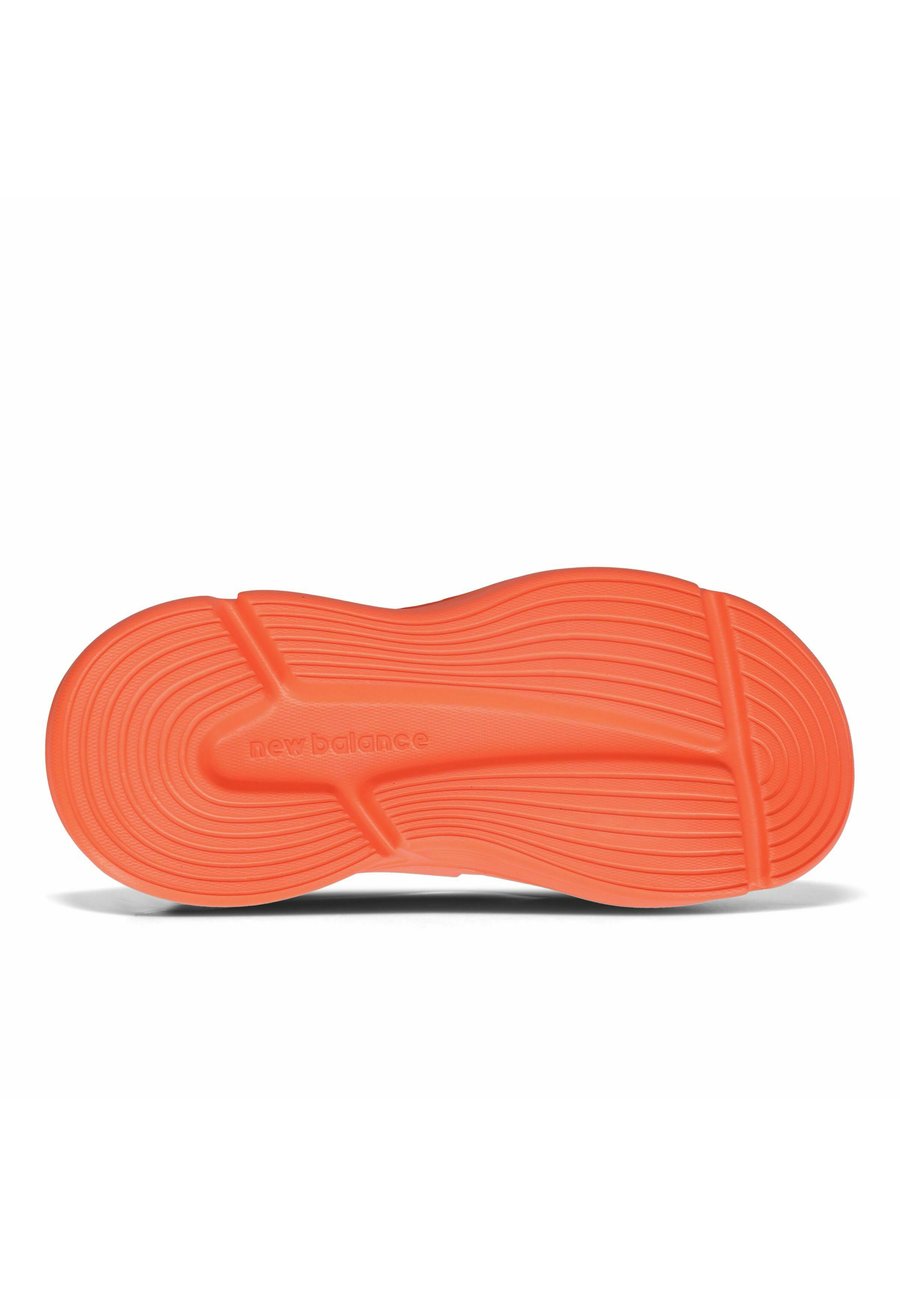 Кроссовки New Balance FUEL CELL SLIDE, Urgent Red Black/Red — фото 4