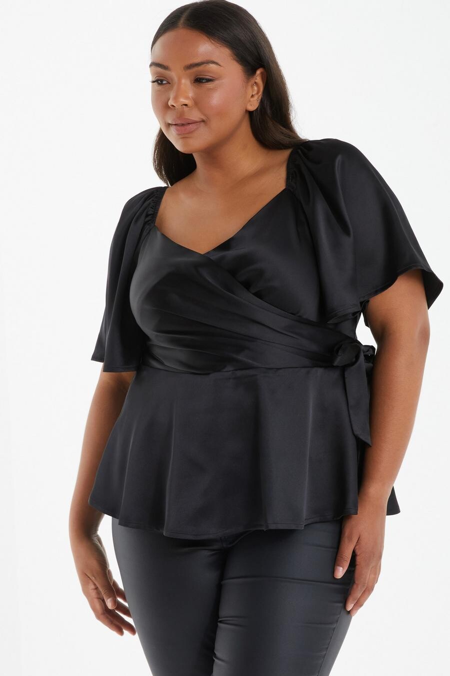 

Черный топ с баской Curve Wrap QUIZ Clothing