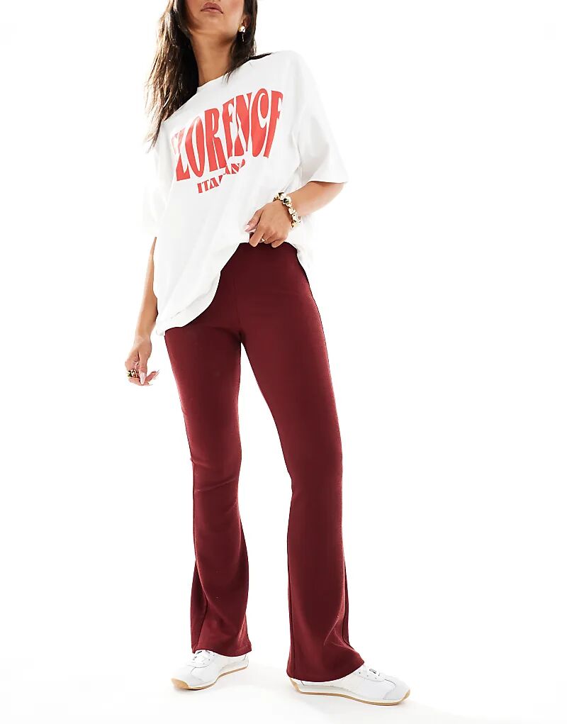 

Плотные брюки-клеш в рубчик от ASOS DESIGN бордового цвета