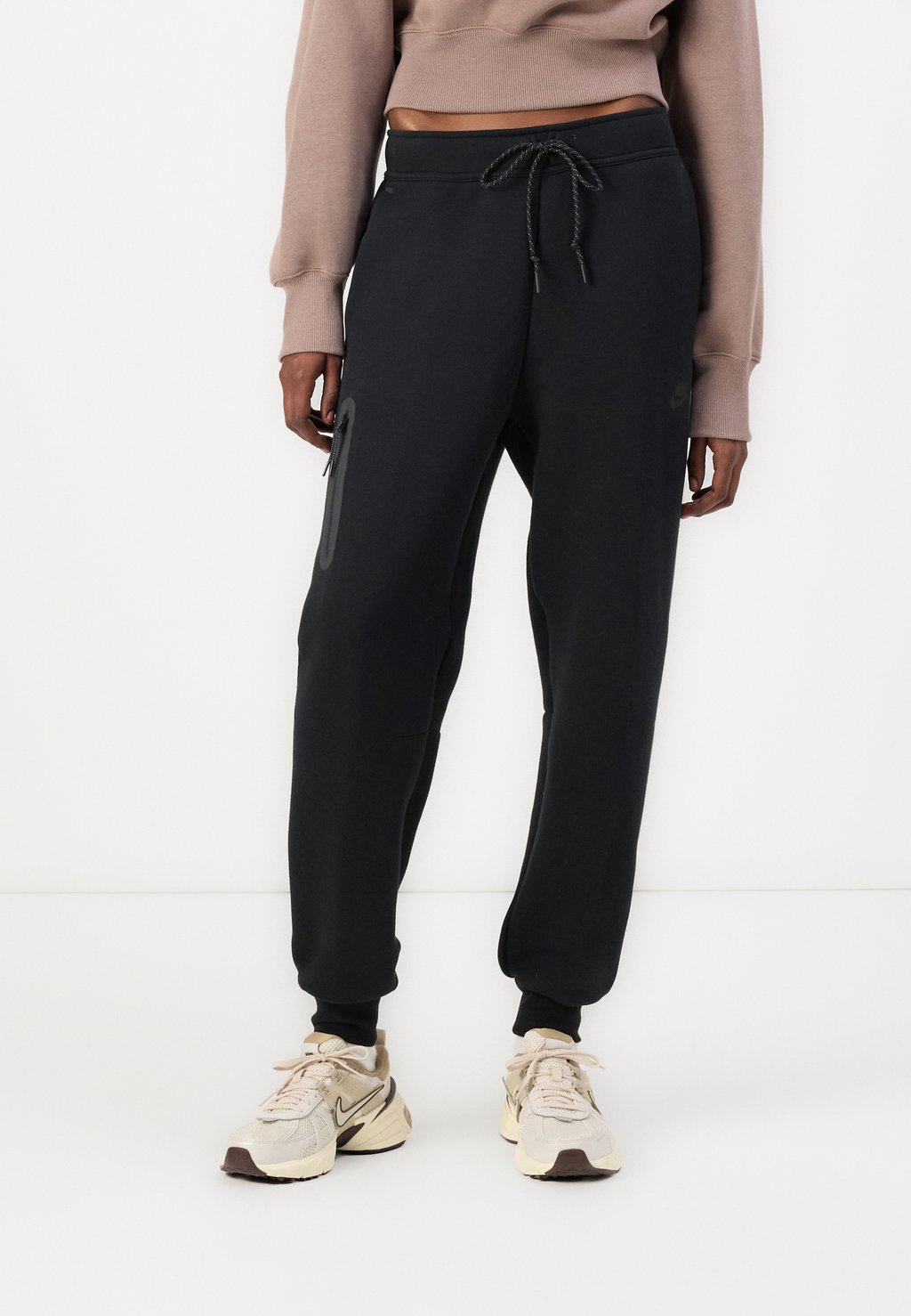 

Спортивные брюки TCH JGGER Nike Sportswear, черный