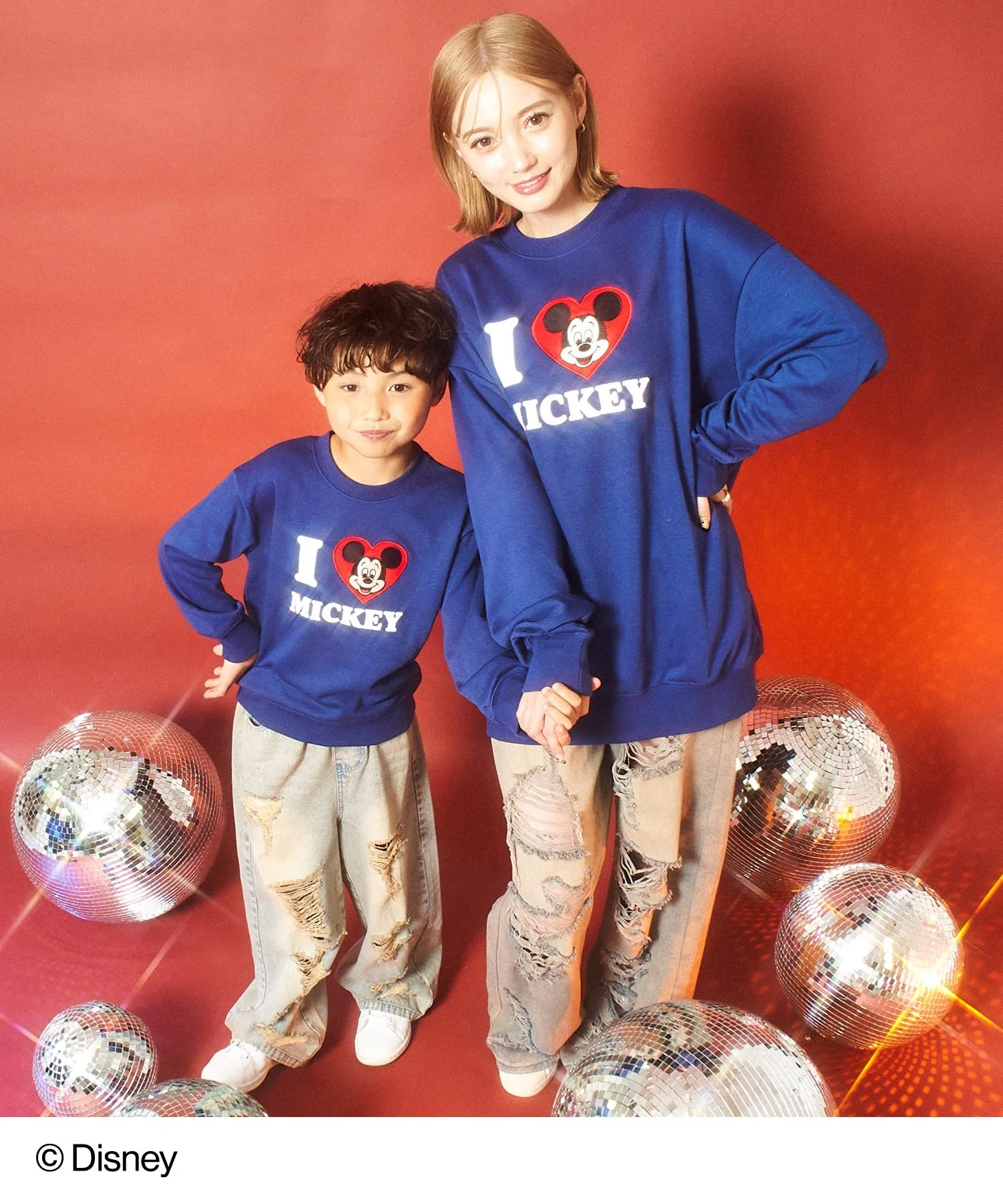 【Disney】＜Микки и Минни＞ ANAP KIDS I LOVE Дизайн: объемная толстовка-пуловер 【Комплект для родителей и детей】 — фото 2