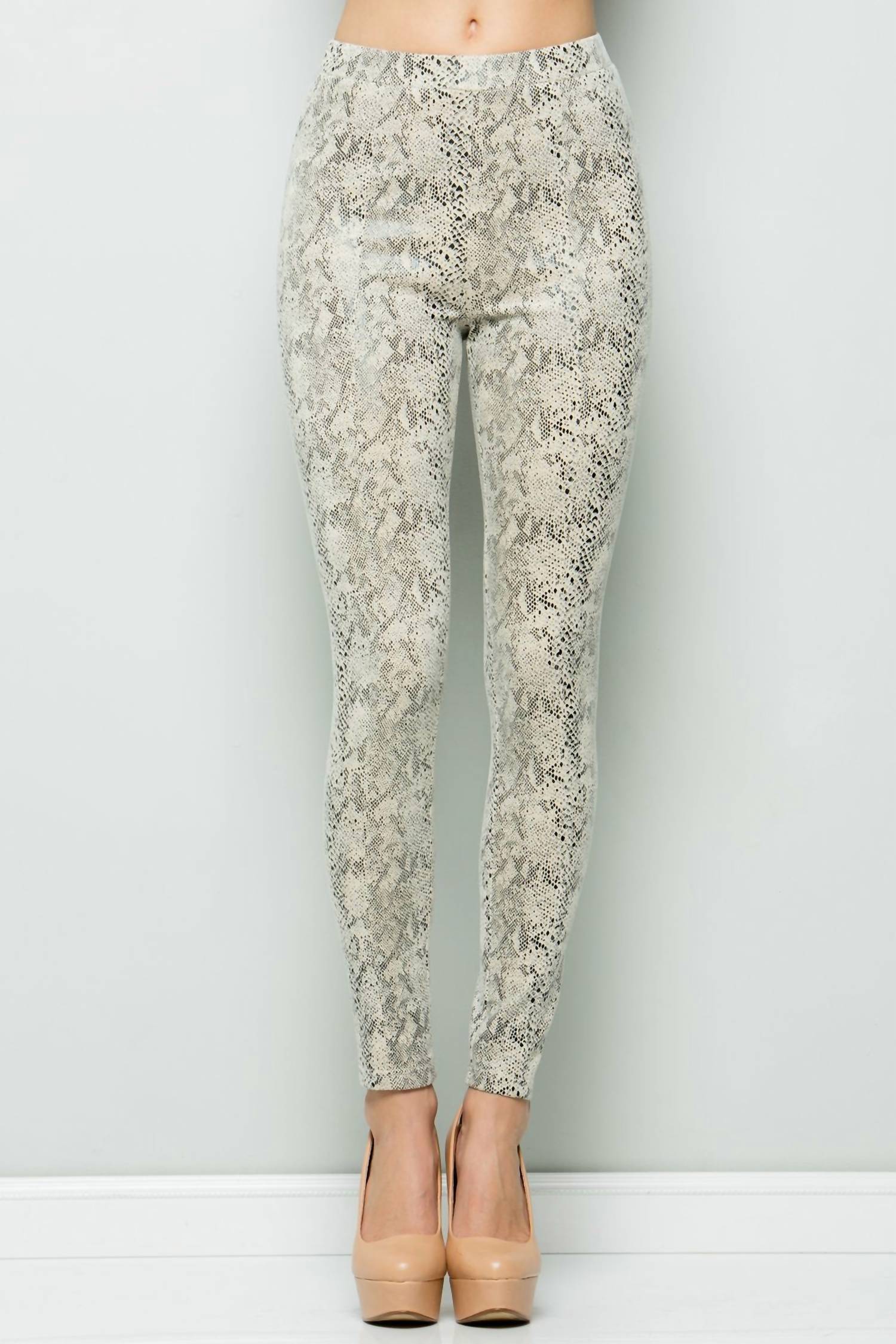 

Леггинсы из змеиной кожи в цвете Off White SEE AND BE SEEN