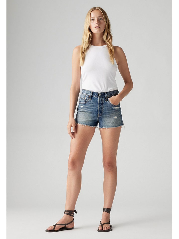 

джинсовые шорты синего цвета Levis