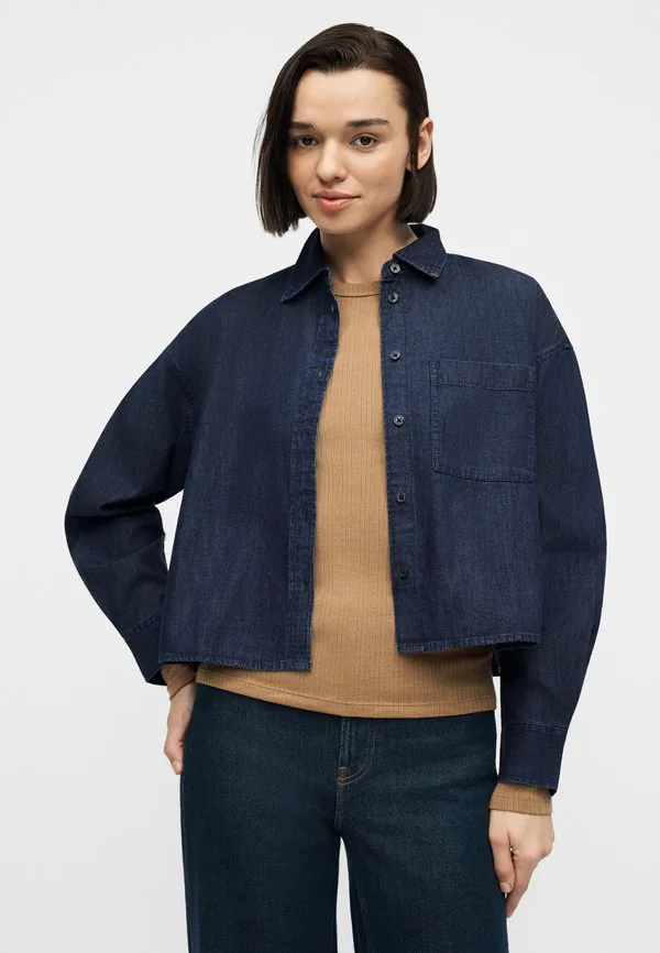 Прямая укороченная рубашка-блузка на пуговицах Gap, Dark Wash — фото 4