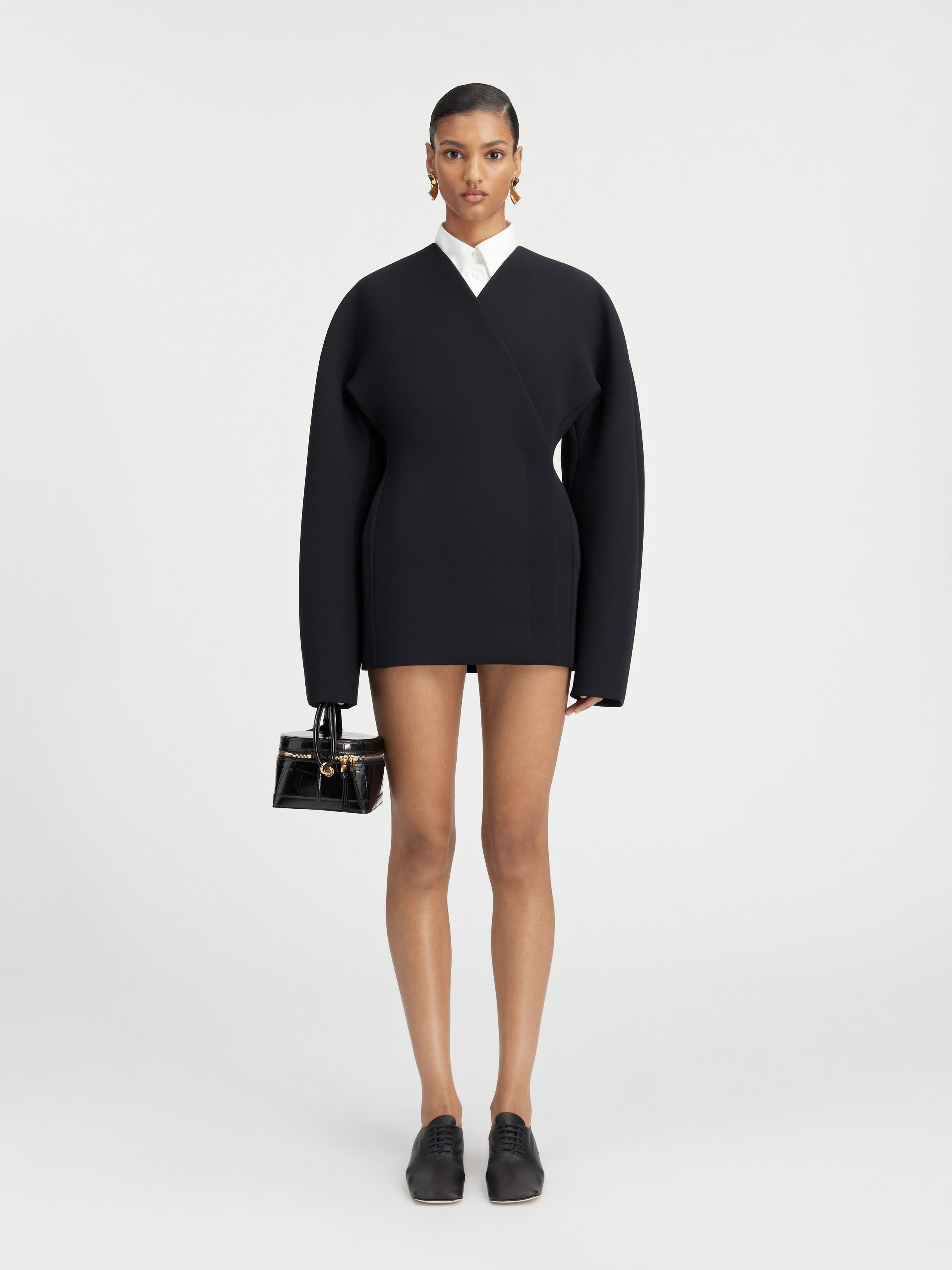 

Платье мини с закругленными краями JACQUEMUS The Ovalo dress, черный