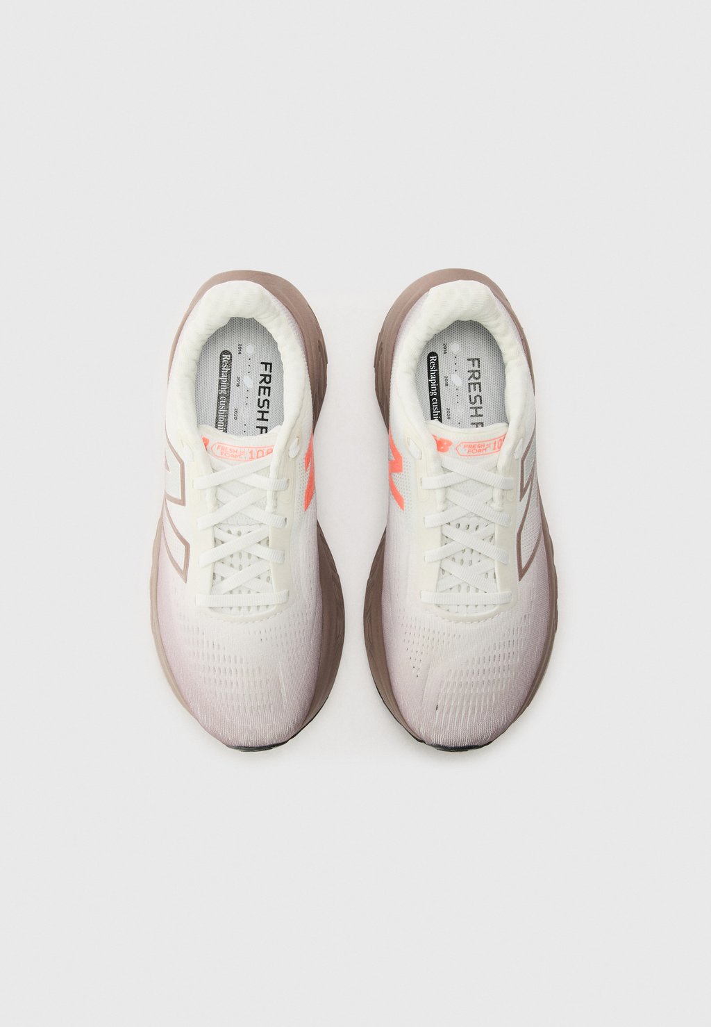 Кроссовки для бега FRESH FOAM X 1080 New Balance, бежевый — фото 4