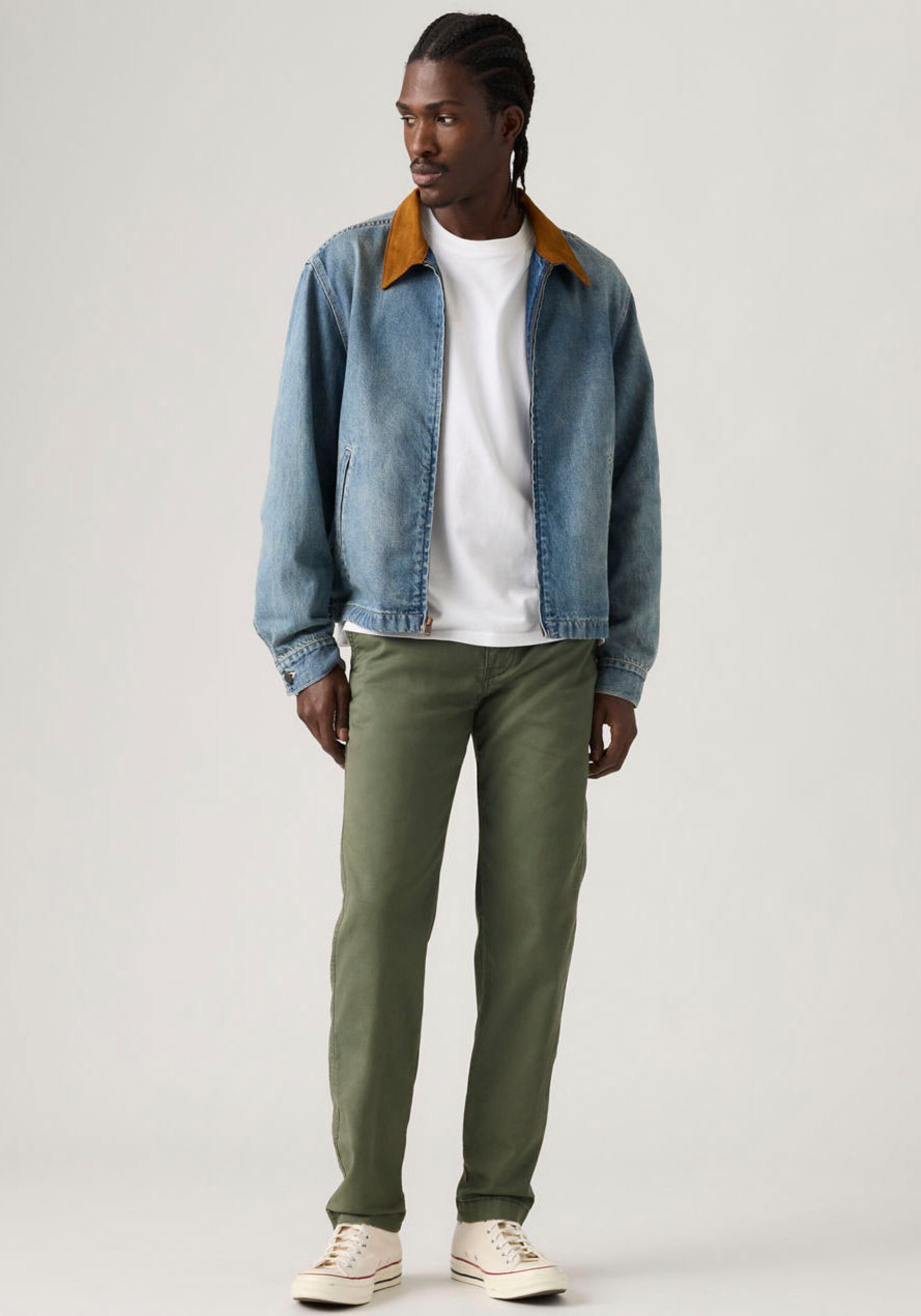 LEVI'S  Зауженные брюки-чиносы в цвете травяной зелени — фото 4