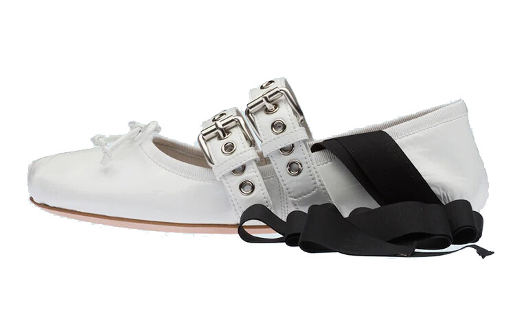 

Туфли женские Miu Miu на застежках, белый