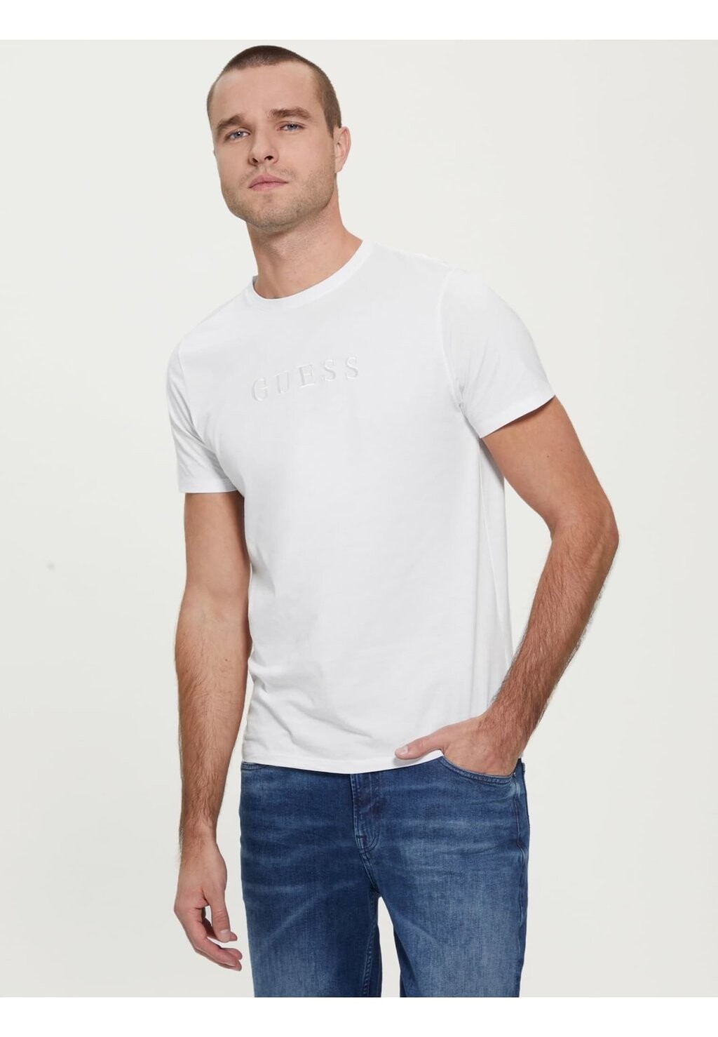 

футболка с принтом Mit Gesticktem Logo Guess, цвет weiß