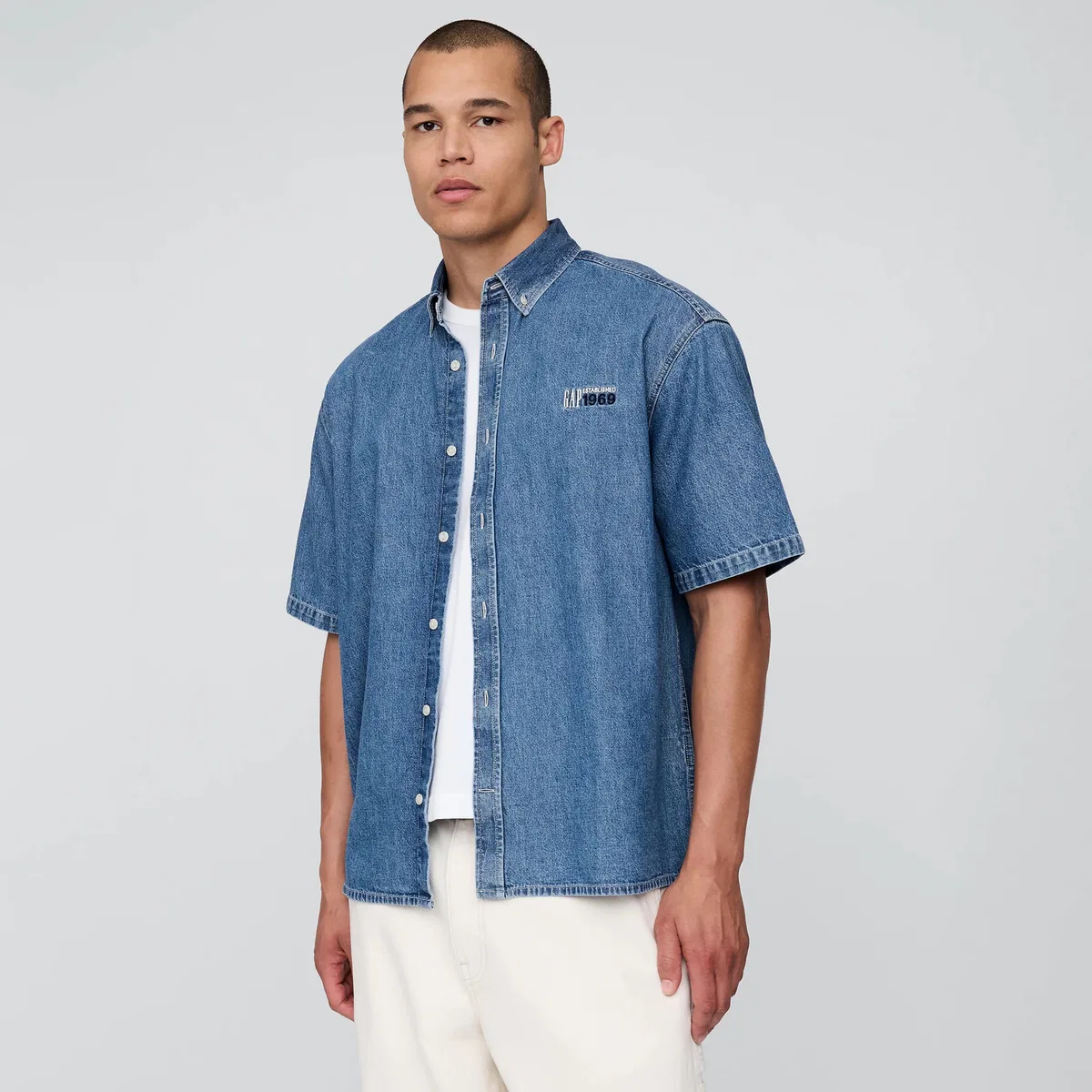 Футболка мужская, Medium, washed, с круглым вырезом GAP, Medium Washed — фото 3