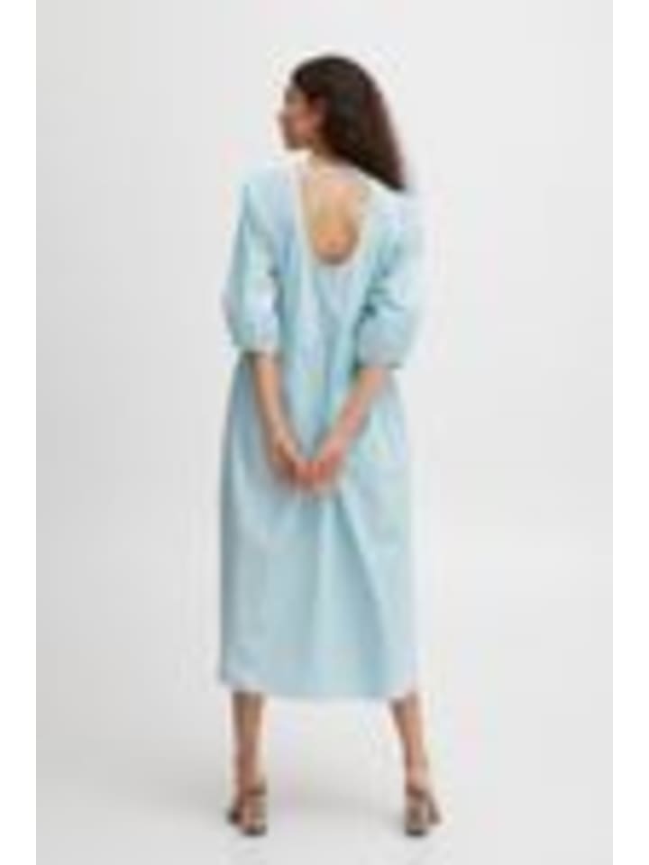 

Платье BYISUSU свободного кроя цвета кристально-голубой. b. young