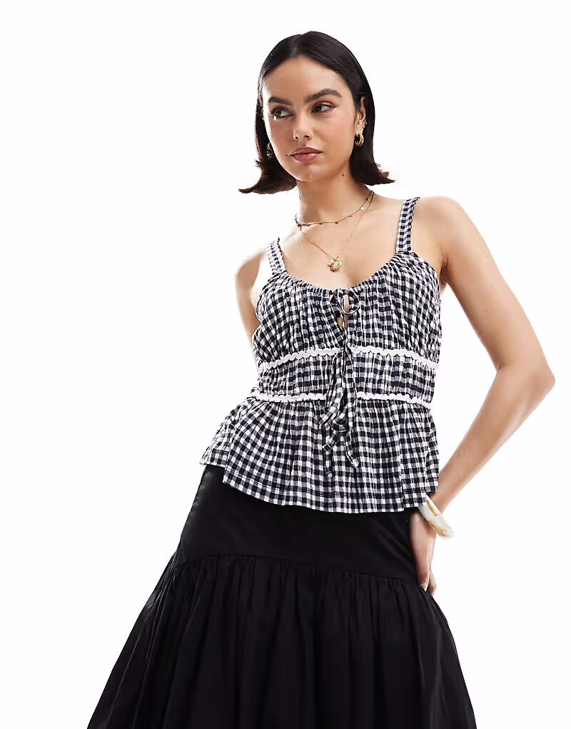 

Топ молочницы ASOS DESIGN в клетку в темно-синем цвете с отделкой рикрак