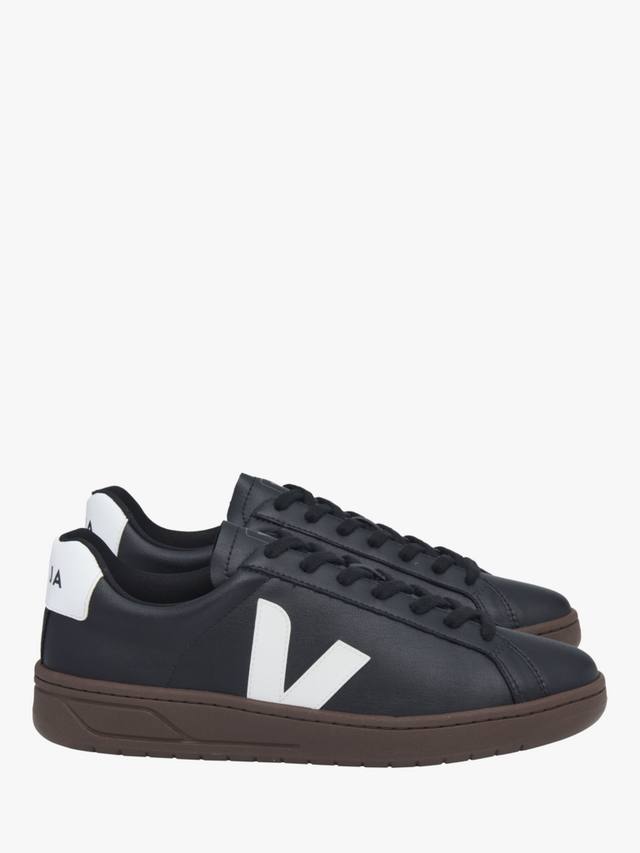 

Кожаные кроссовки на шнуровке v12 VEJA, цвет Black White