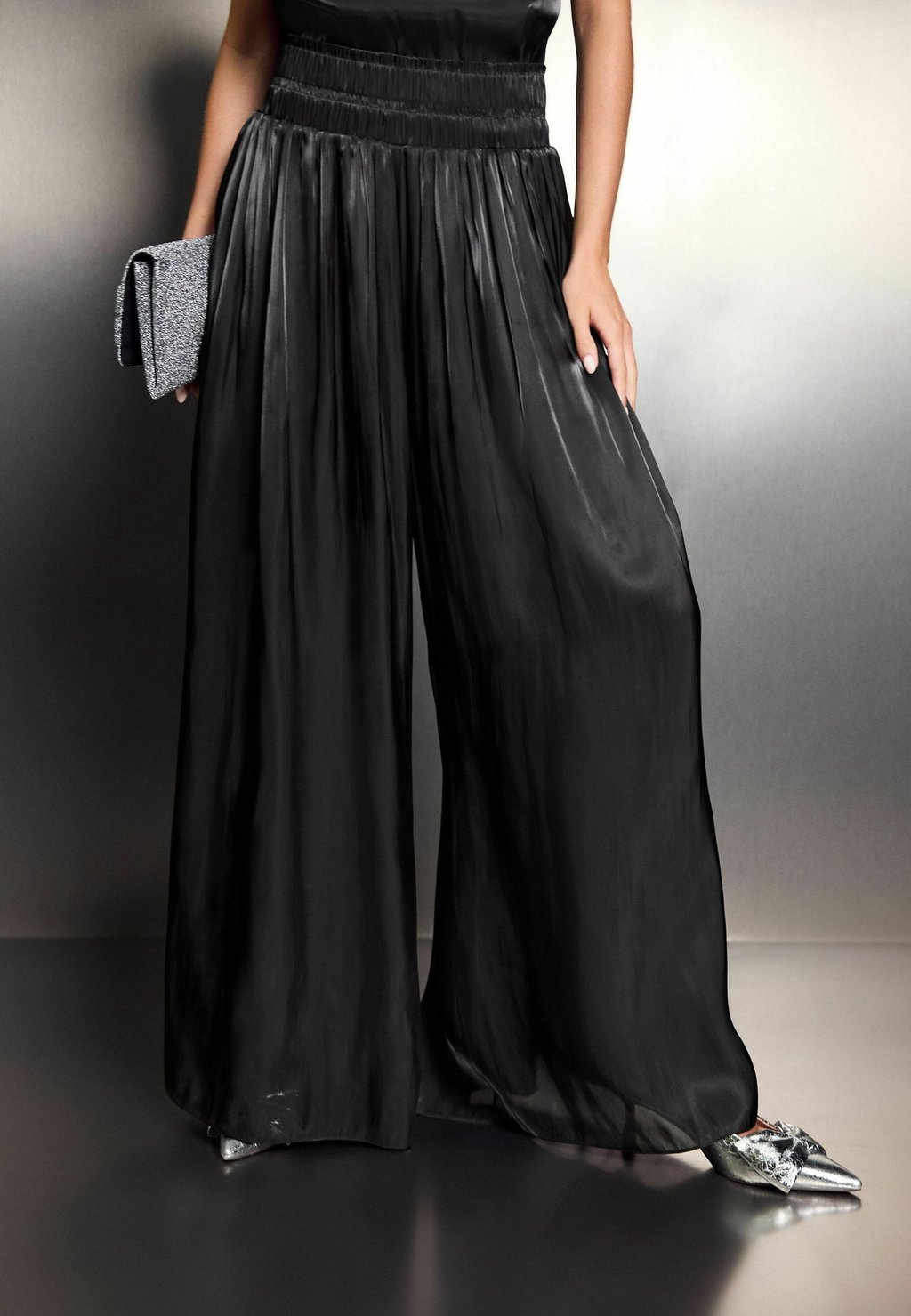 

Брюки LIQUID METALLIC WIDE PETITE Next, черный