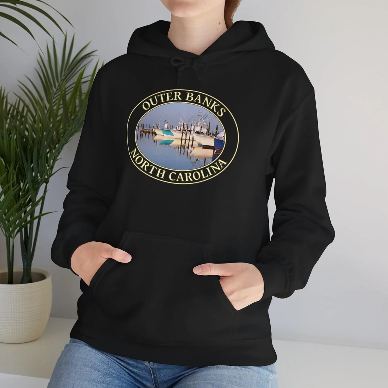 Толстовка Outer Banks North Carolina с дизайном рыболовных лодок из залива Орегон - Уютная толстовка-пуловер - Сувенир для путешествий по побережью GENERIC, черный — фото 3