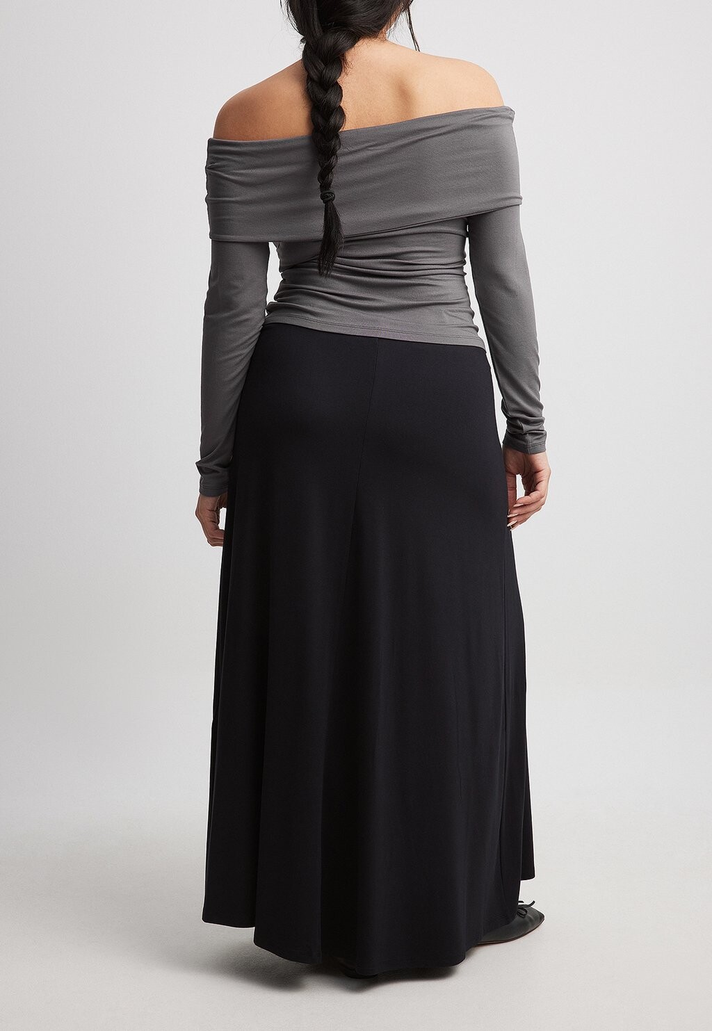 

Длинная юбка Soft Line Flowy NA-KD, черная