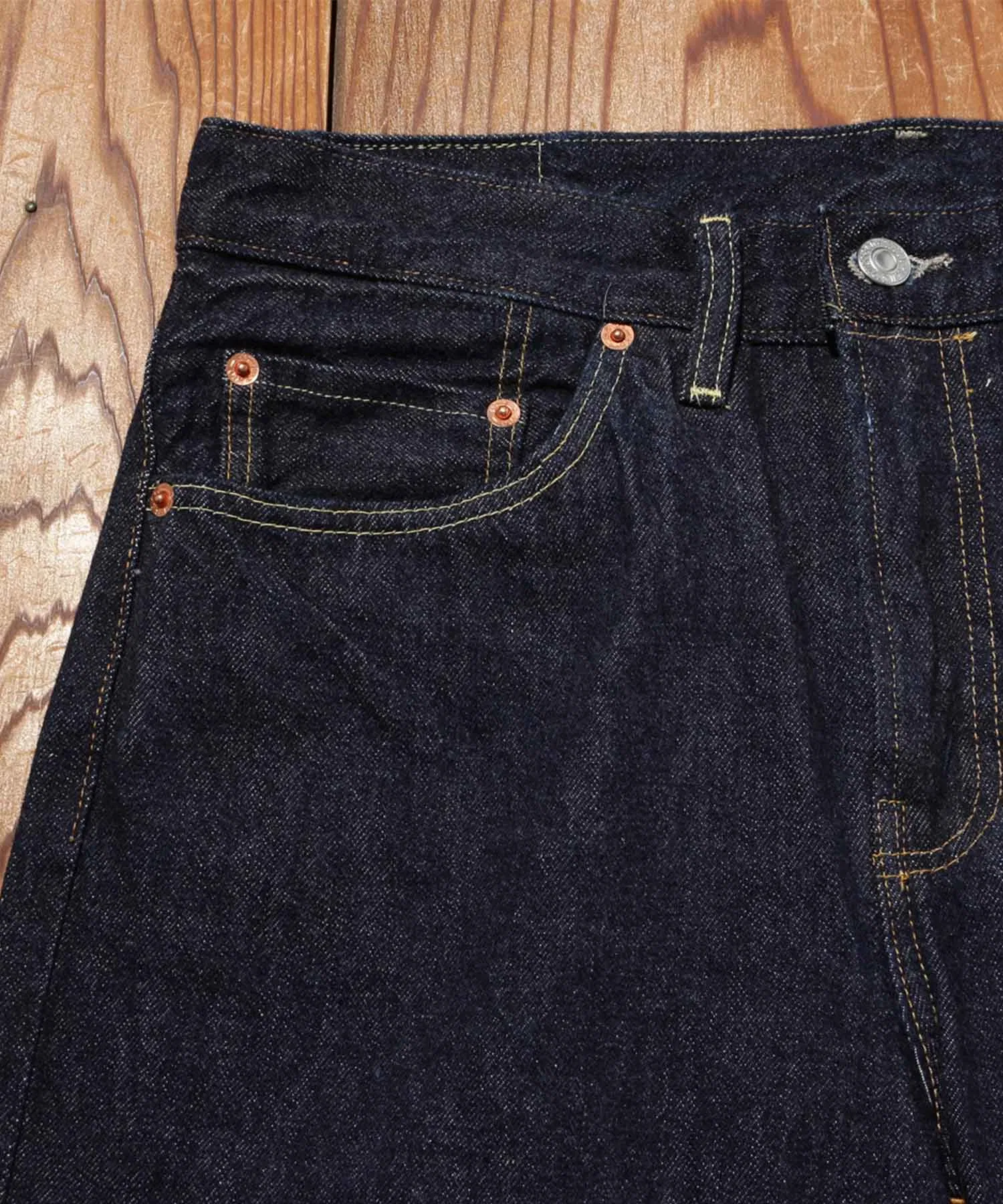 Джинсы Levi's/Levi's LEVI'S(R) винтажная одежда, модель 501(R), 1954 года, новые, после полоскания. — фото 4