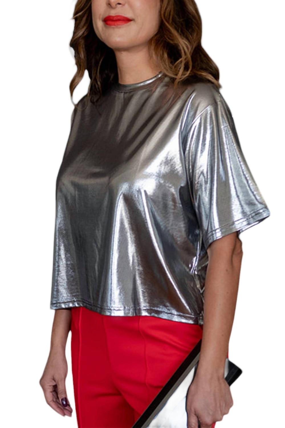 

Короткий рукав, свободная рубашка в жидком серебре ELLISON