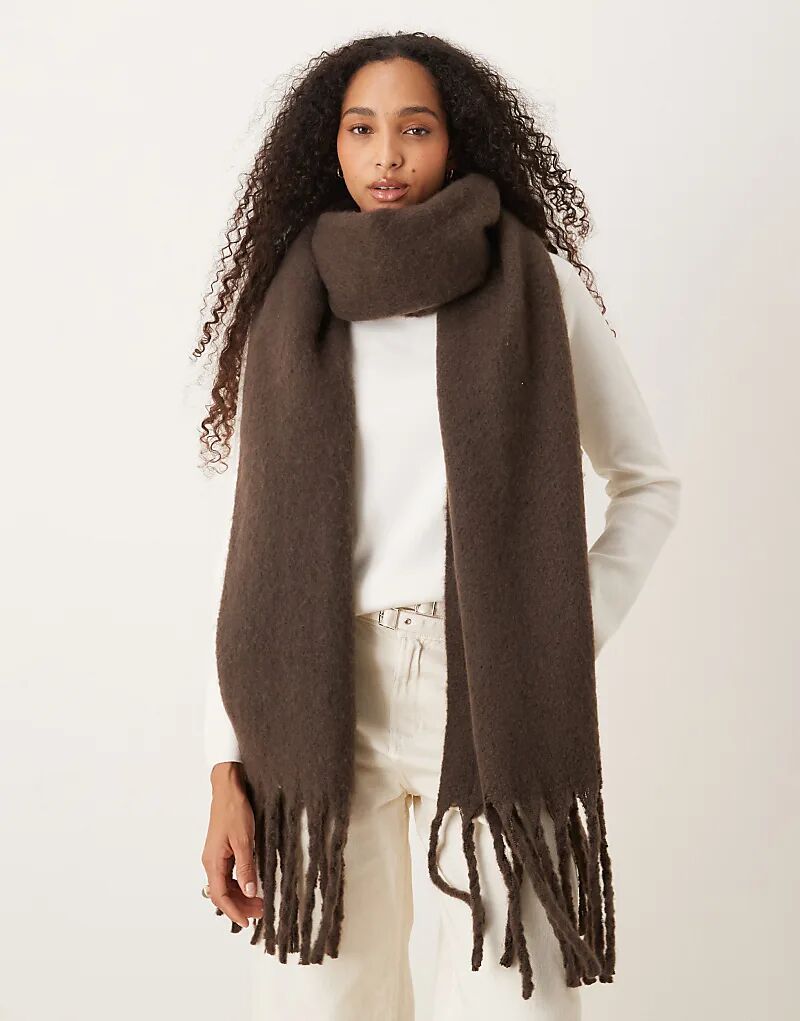 

Мягкий объемный шарф-одеяло My Accessories темно-коричневого цвета