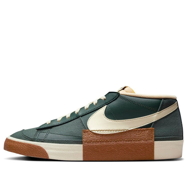 

Кроссовки blazer low pro club 'vintage green' Nike, зеленый