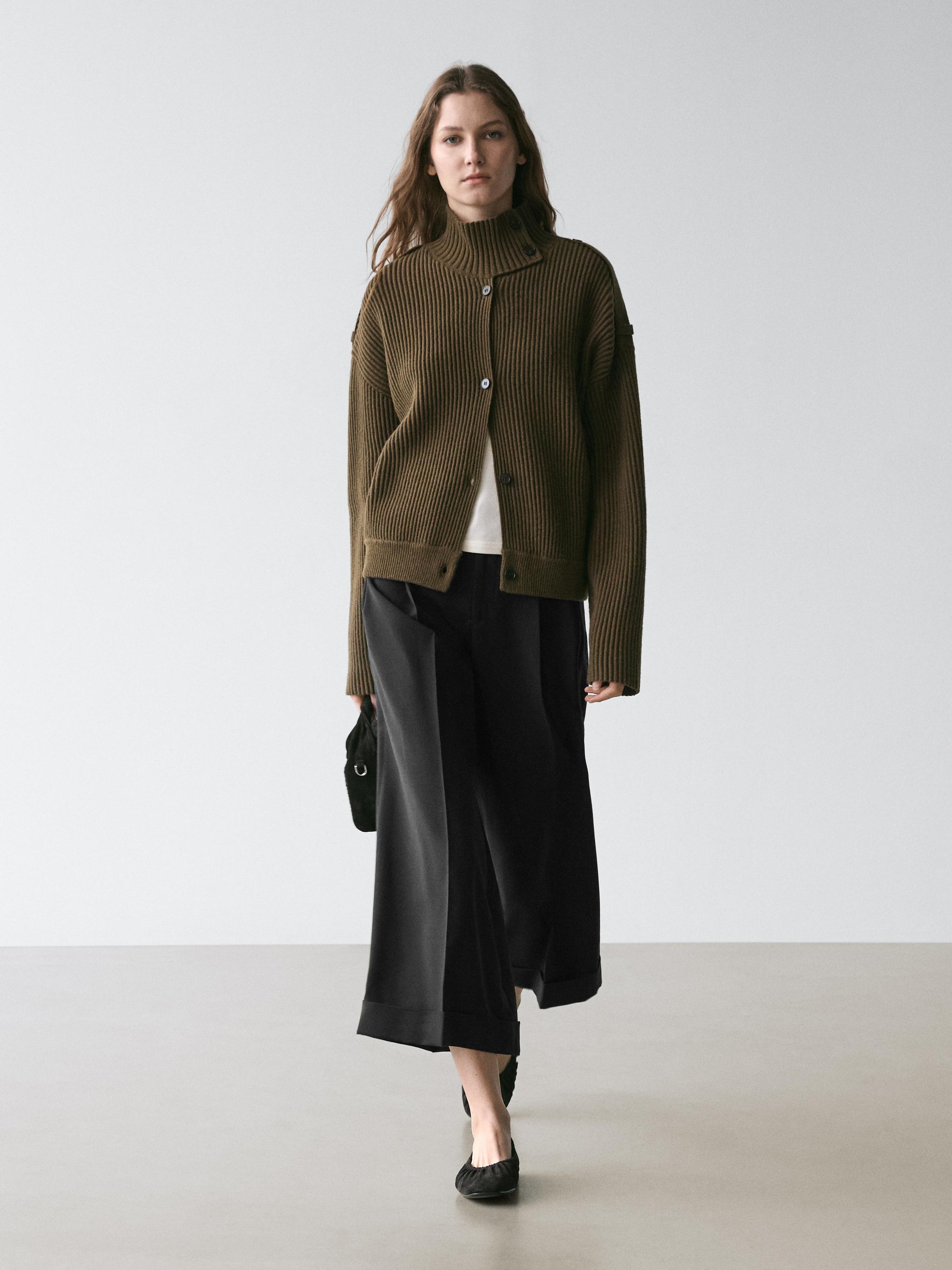 

Летящие брюки с вытачками Massimo Dutti, black