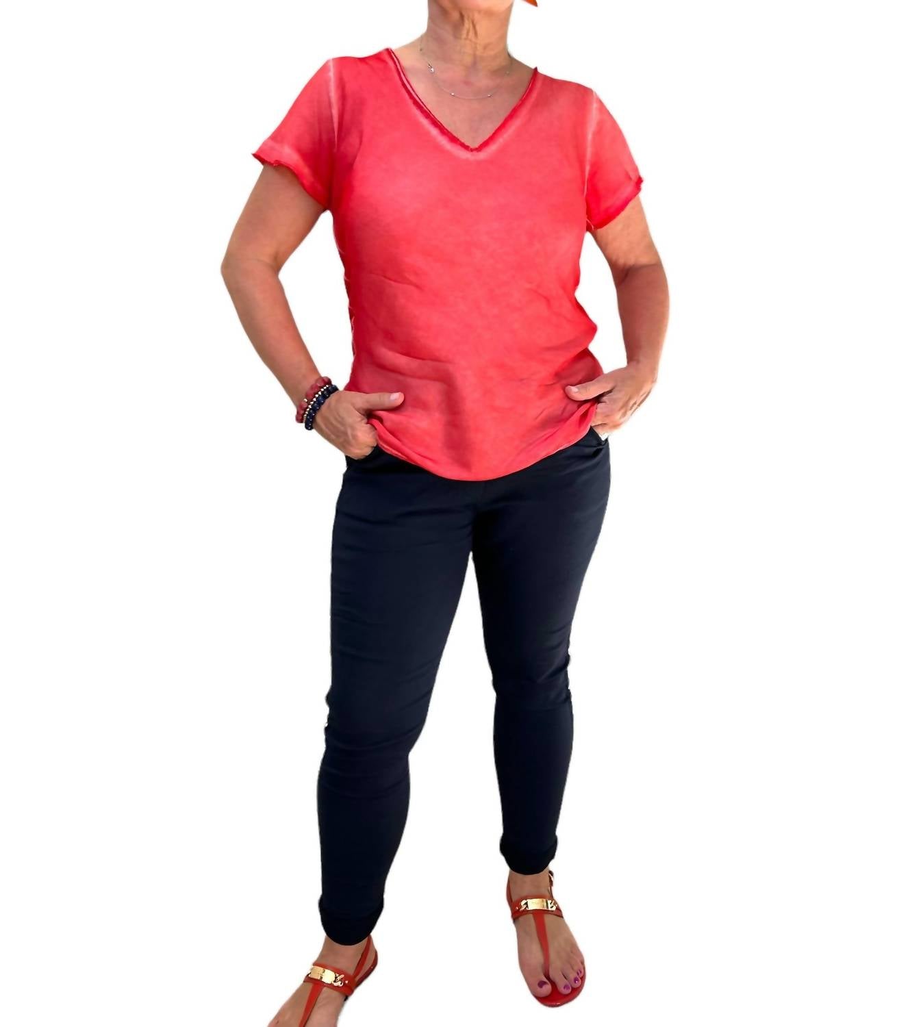 

Белла Вита футболка с V-образным вырезом красная GIGI MODA