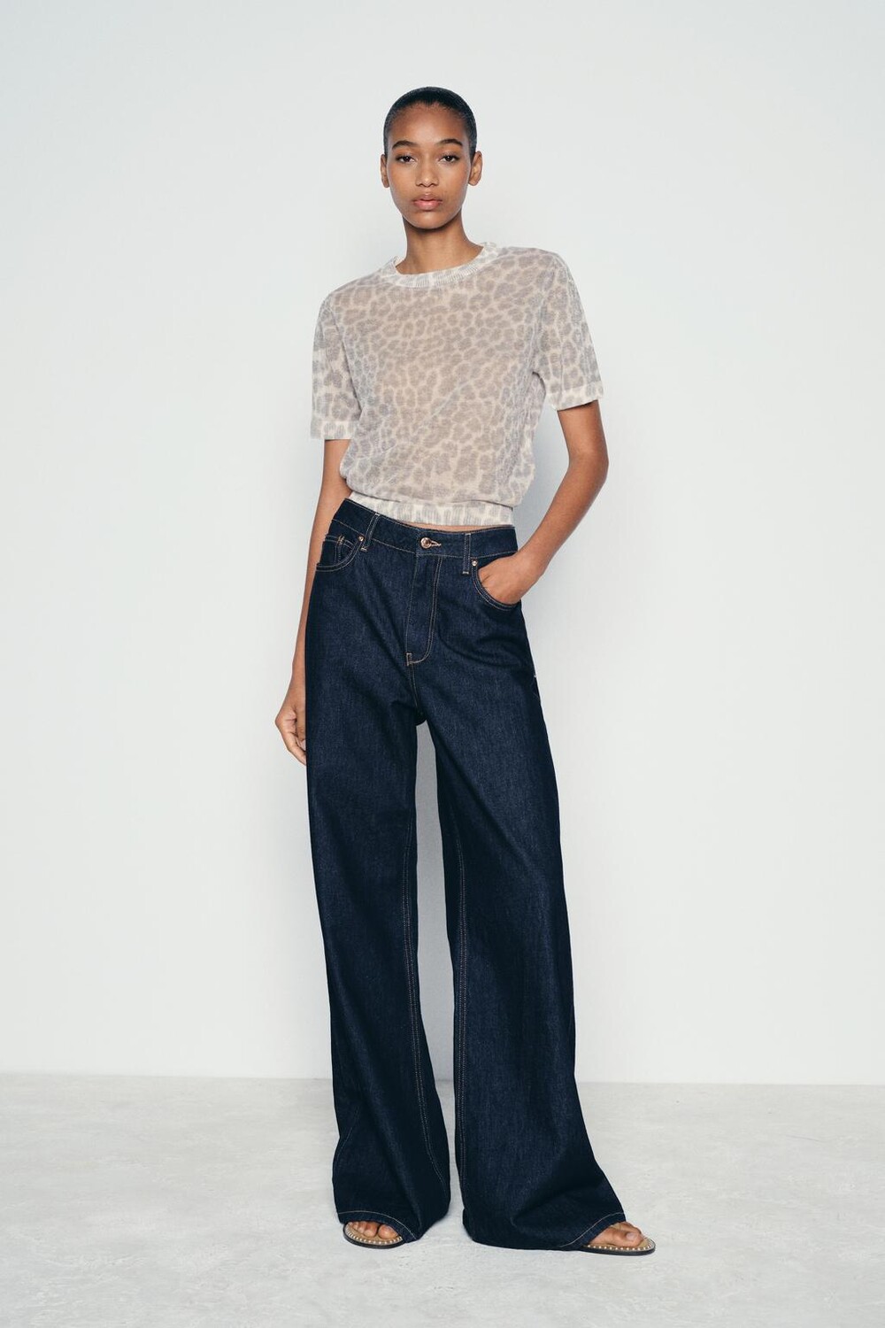 

Топ из тонкого трикотажа с животным принтом ZARA, цвет leopard