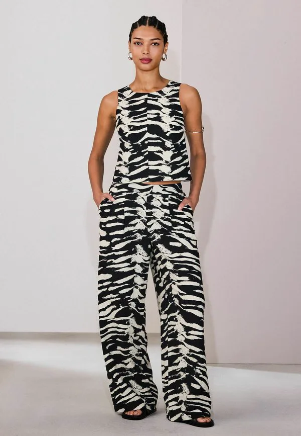 Блузка прямого кроя с перекрестной спинкой Next, Black White Zebra — фото 2