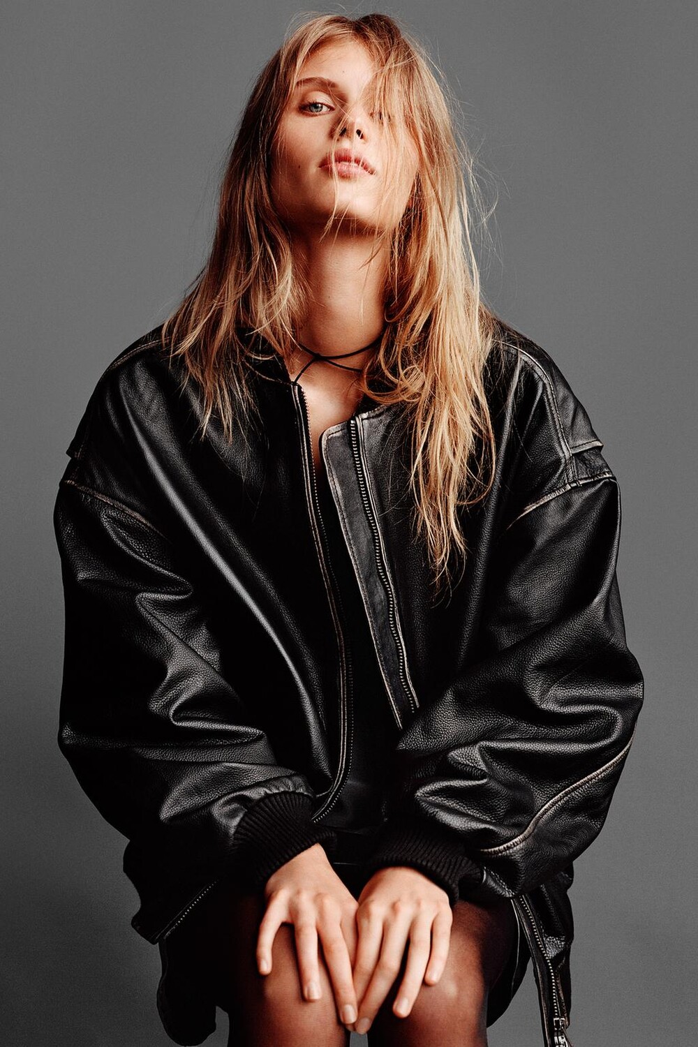 

Куртка-бомбер из кожи оверсайз ZARA, темно-коричневый