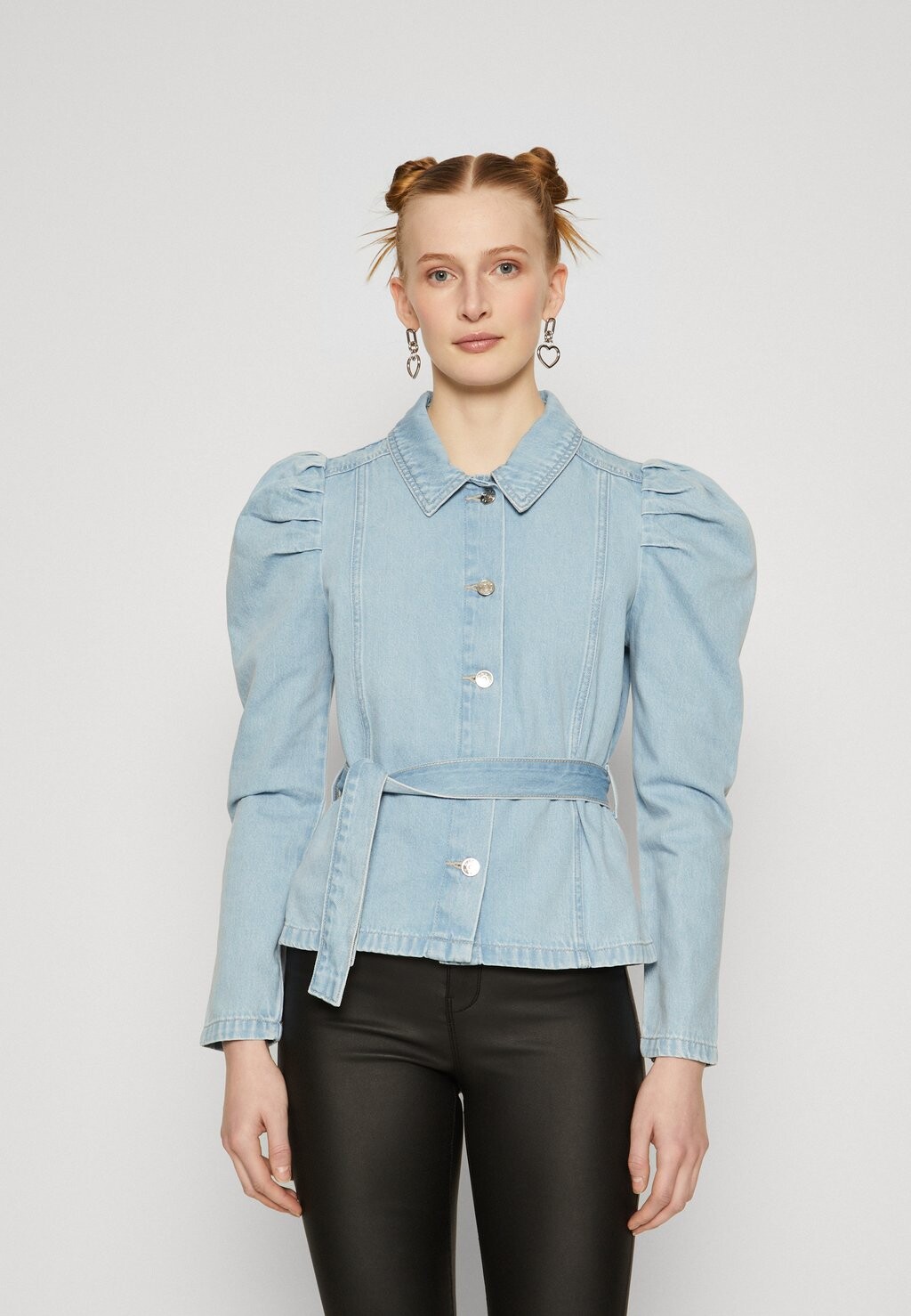 

Джинсовая куртка Onljules Belt Jacket ONLY Tall, цвет light blue denim