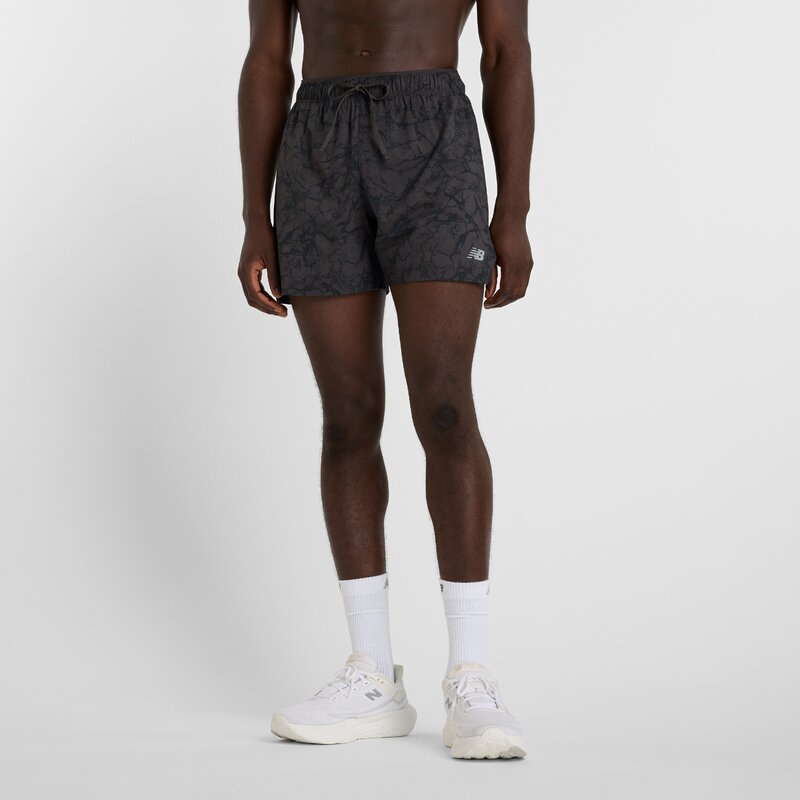 

Шорты rc с принтом короткие 5 дюймов New Balance, мультиколор