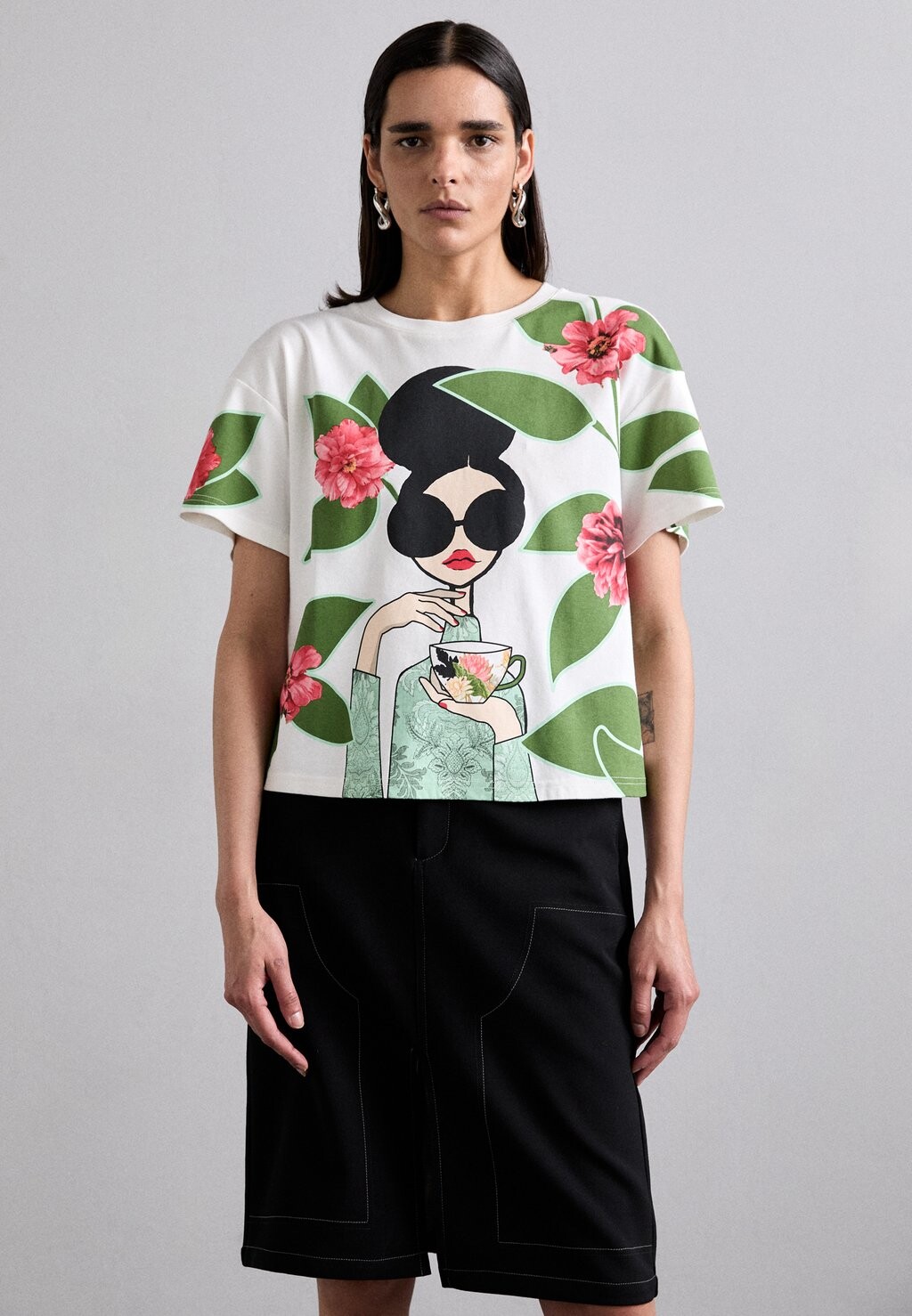 

Футболка с принтом EVAN STACE TEE Alice + Olivia, мультиколор
