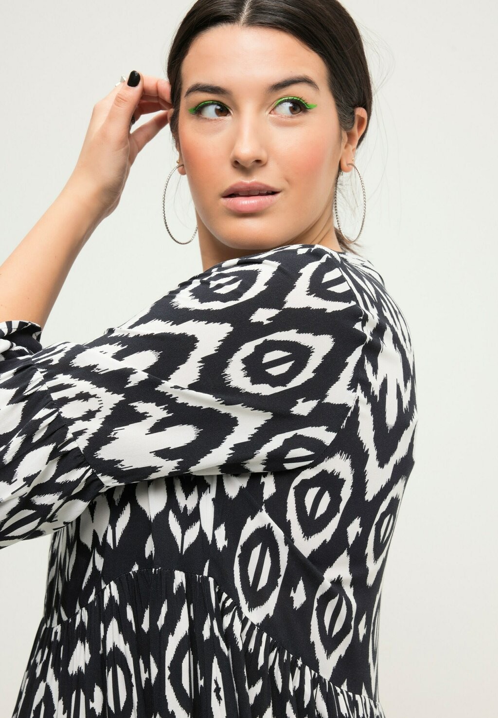 

Дневное платье A-LINE PRINT -AUSSCHNITT 3/4-ÄRMEL Studio Untold, черный
