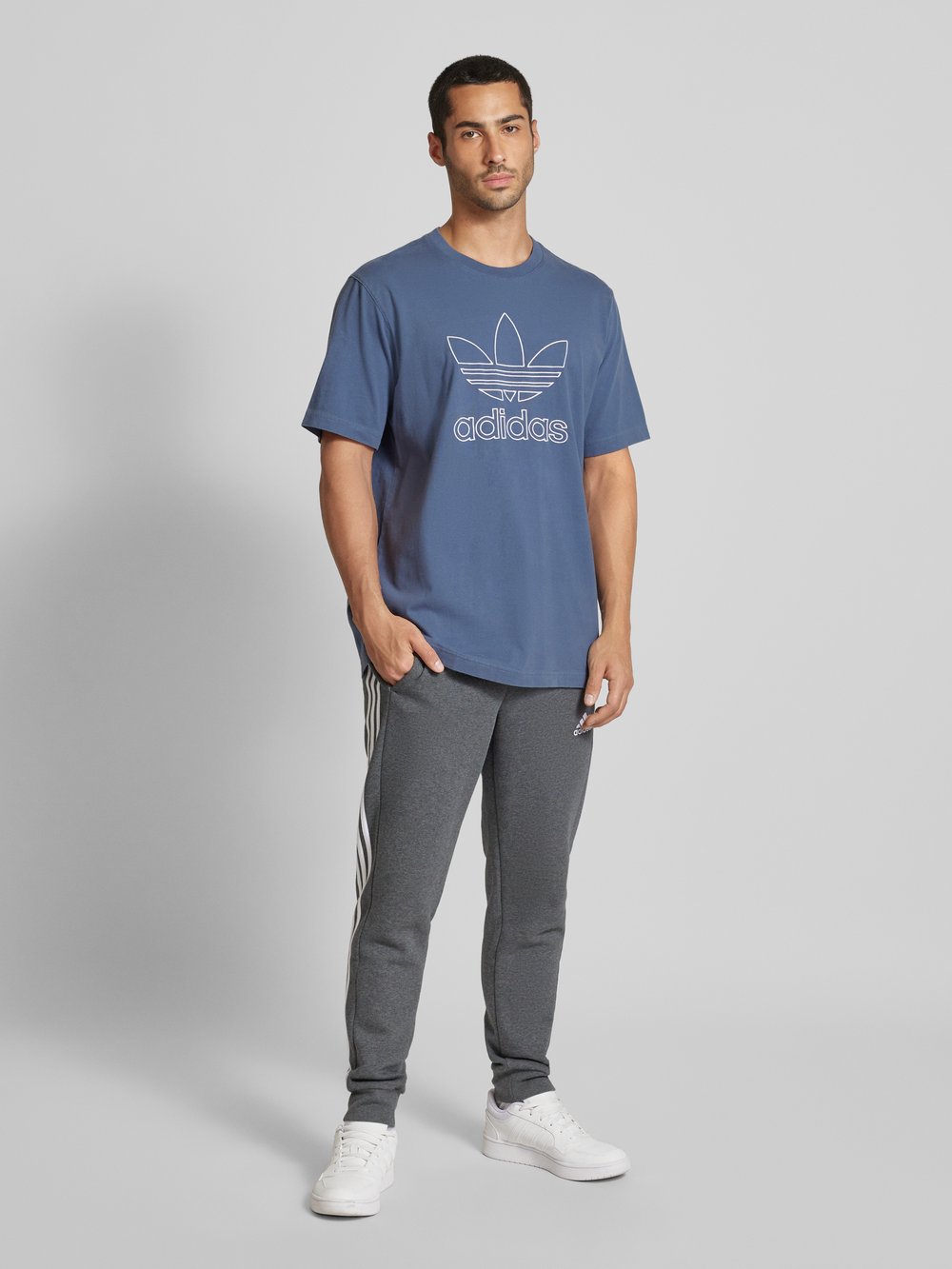 

Футболка с вышитой этикеткой и круглым вырезом ADIDAS SPORTSWEAR