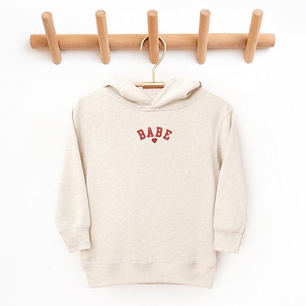 

Толстовка с вышивкой Babe Heart для малышей The Juniper Shop, Natural