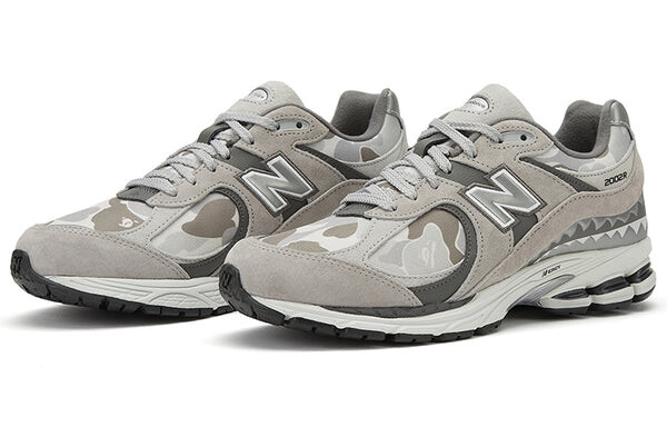 Кроссовки bape x 2002r New Balance, серый — фото 3
