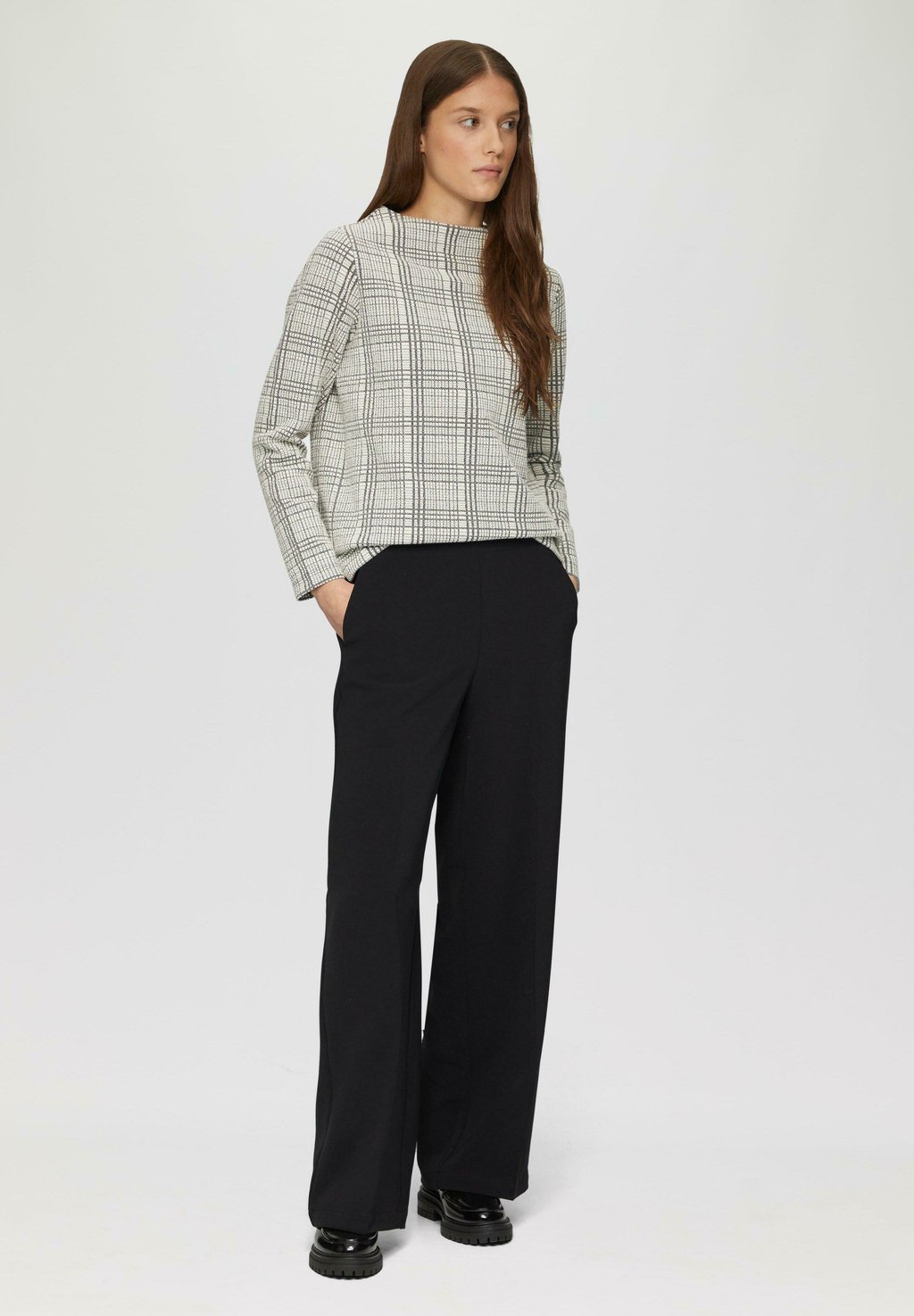 

Толстовка RELAXED FIT MIT U-BOOT-AUSSCHNITT s.Oliver, молочный
