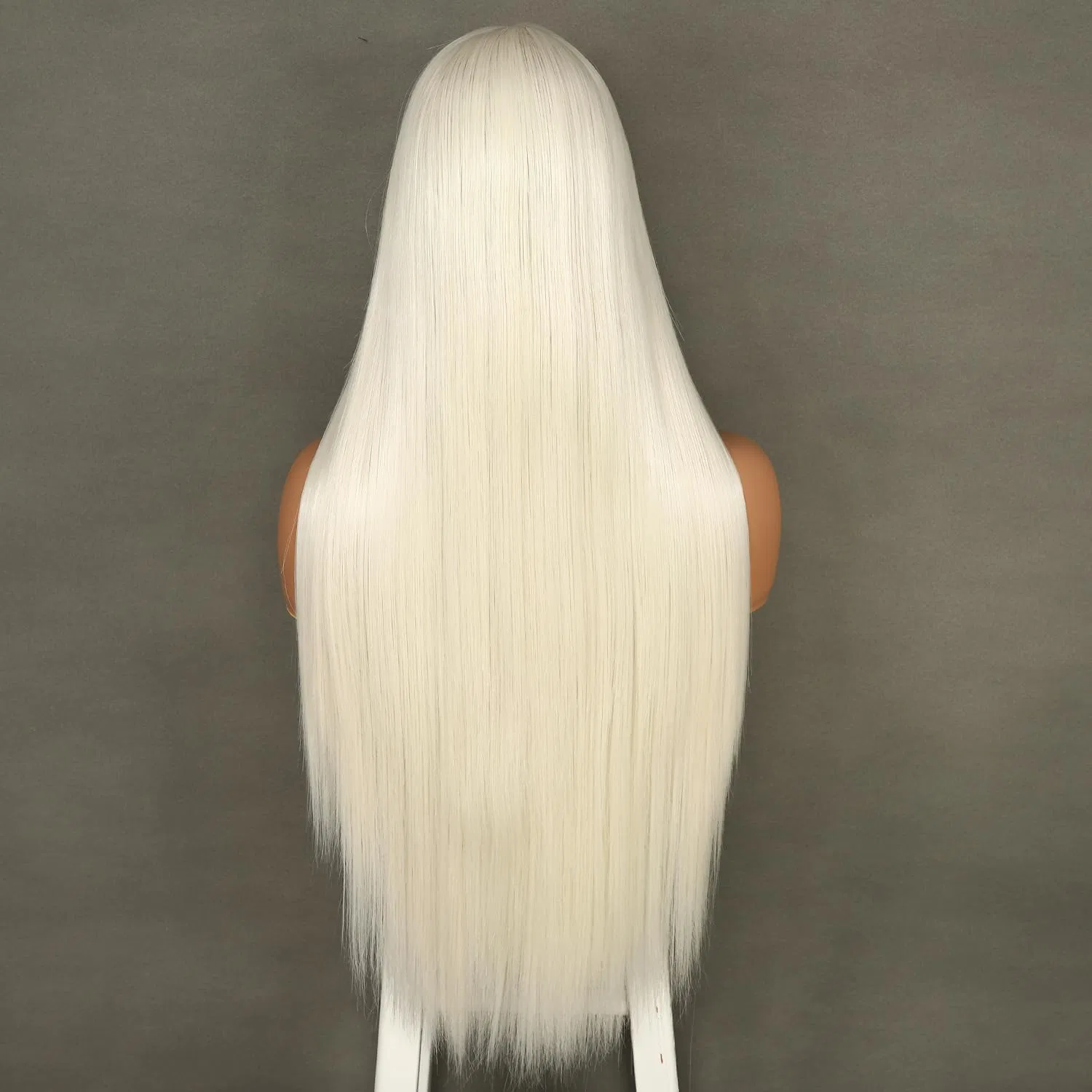 Прямой парик на кружевной основе «Lace Front Wigs» 66 см, белый блонд от Sapphirewigs Sapphirewigs — фото 2