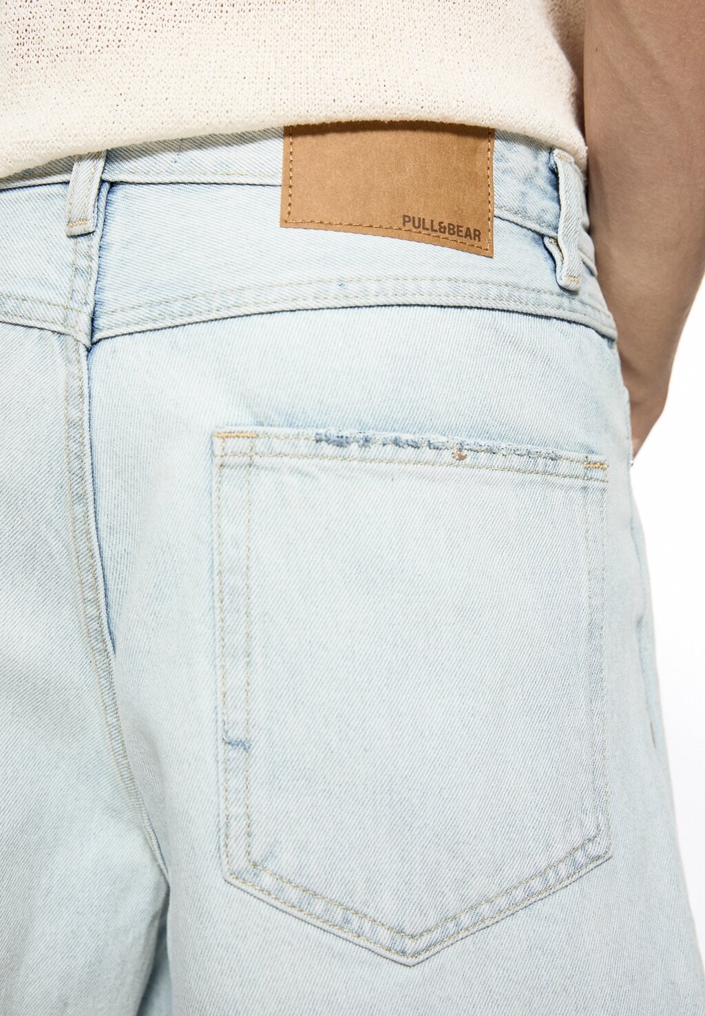 

БЕРМУДА Standard PULL&BEAR, Джинсовые шорты голубой деним