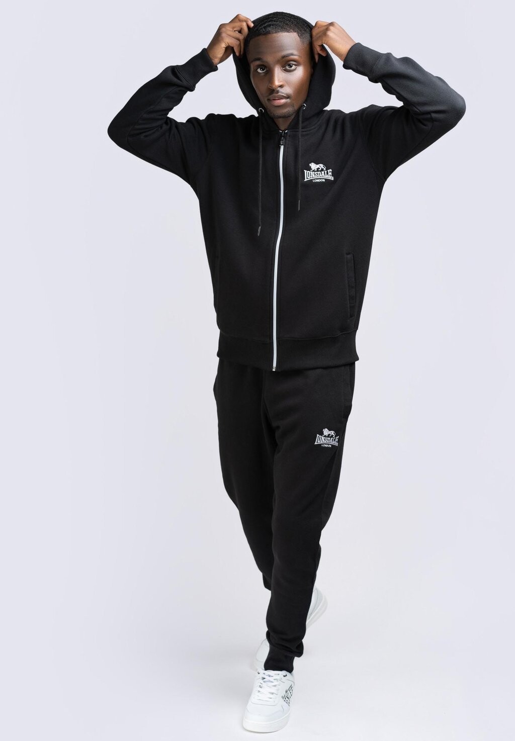 

Спортивный костюм MIT KAPUZE NORMALE PASSFORM ROTTI Lonsdale, цвет black