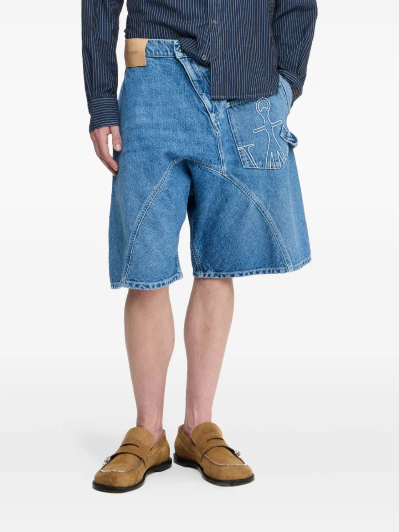 

Джинсовые шорты JW Anderson Twisted Workwear с нашивкой-якорем, синий