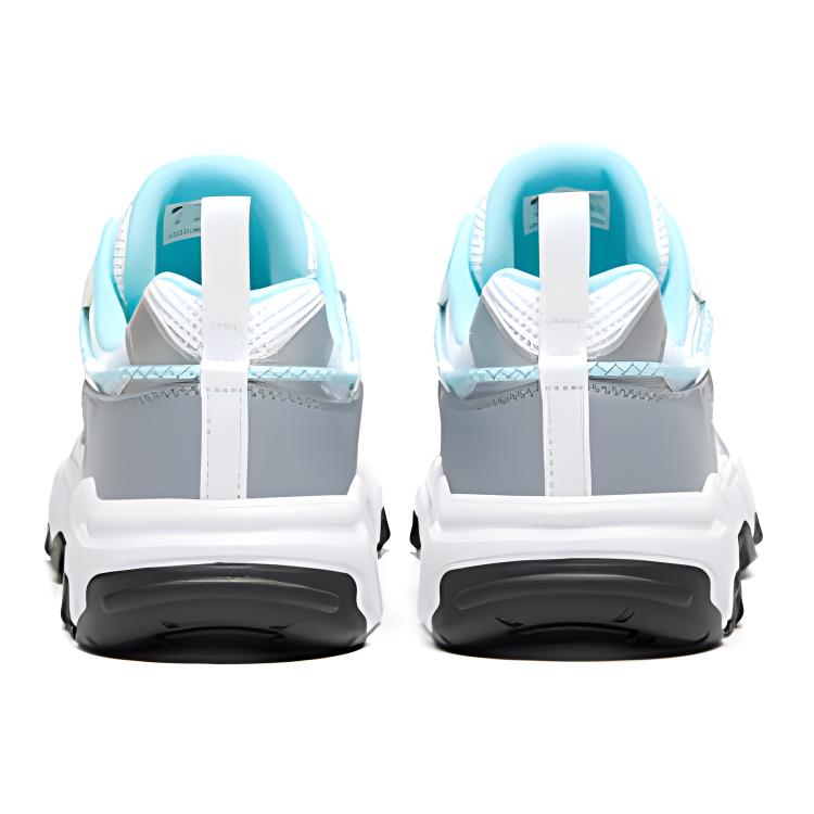 Футболка FILA KIDS с кошачьей лапкой, противоскользящие низкие детские кроссовки для бега, белый/серебристо-серый (подарок включен, случайный цвет стиля, 1 упаковка) — фото 3
