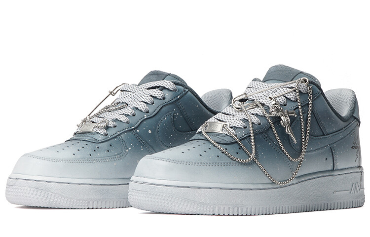 

Кроссовки для скейтбординга Air Force 1 женские, низкие, серый/белый Nike
