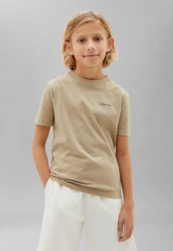 Футболка Calvin Klein Jeans Small Chest Logo Basic T-Shirt, цвет хаки