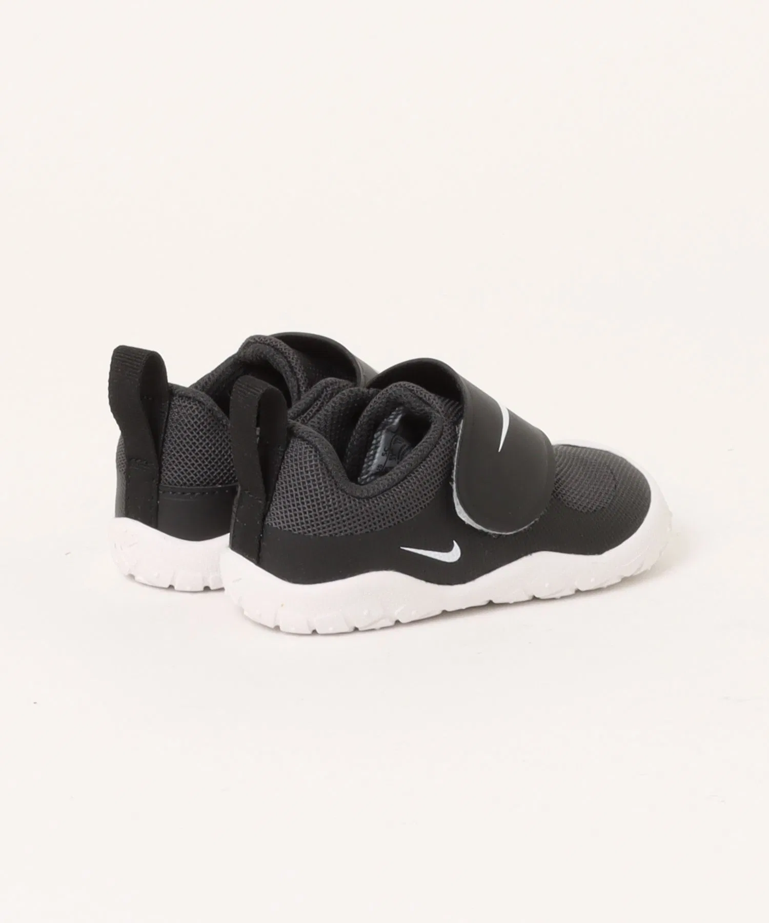 Детские кроссовки NIKE SWOOSH 1 ESSENTIAL чёрные — фото 2