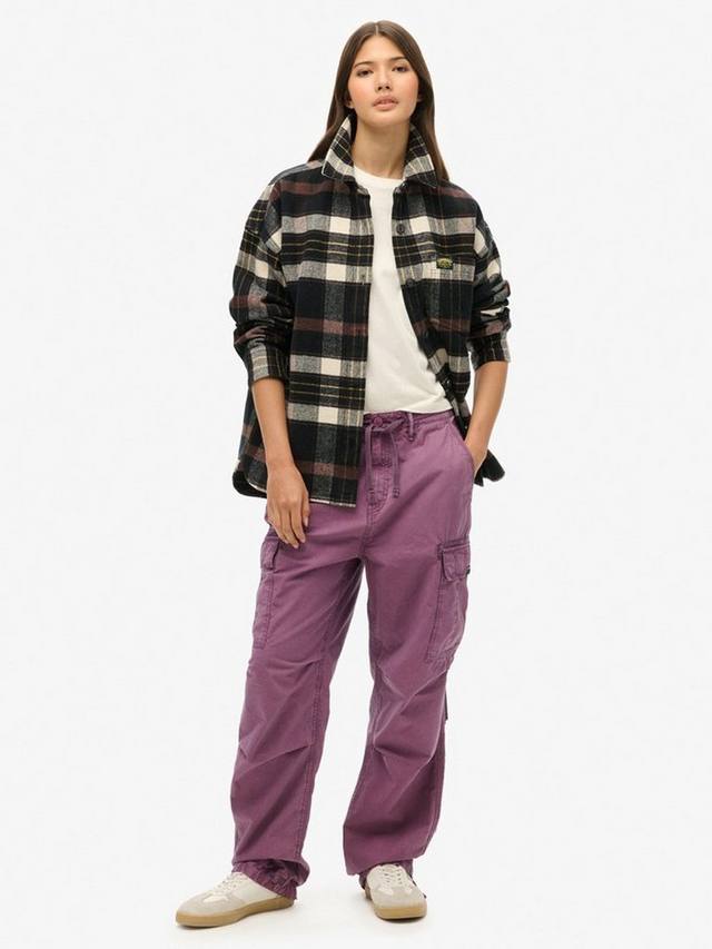 

Брюки-карго с парашютом с низкой посадкой Superdry, цвет Berry Conserve