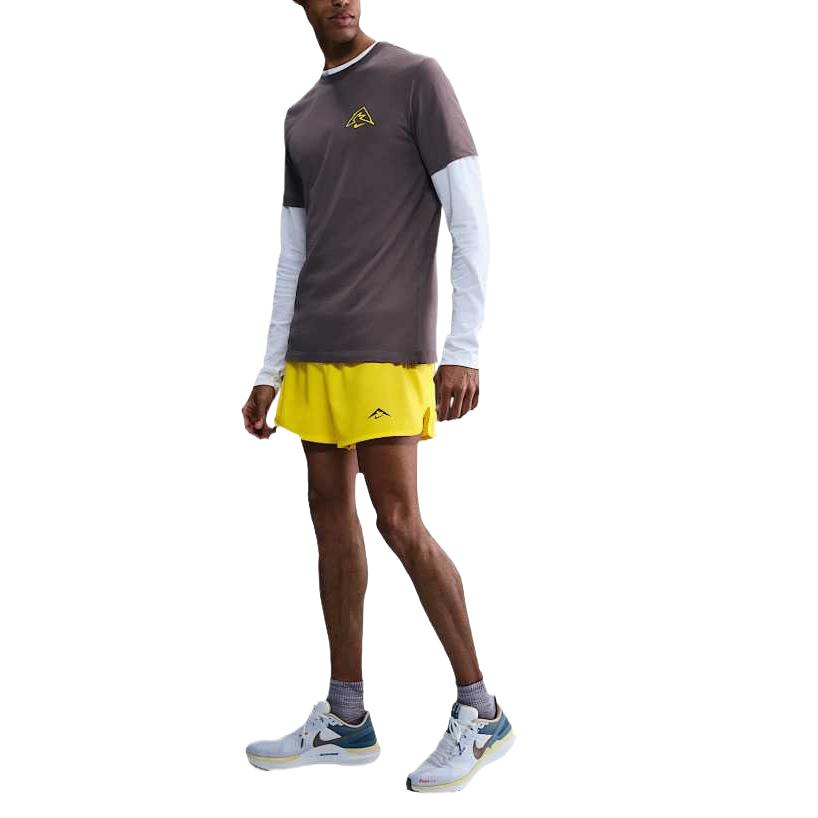 Мужские беговые шорты Acg Trail Second Sunrise 5" Dri FIT Adv с подкладкой Nike, желтый — фото 4