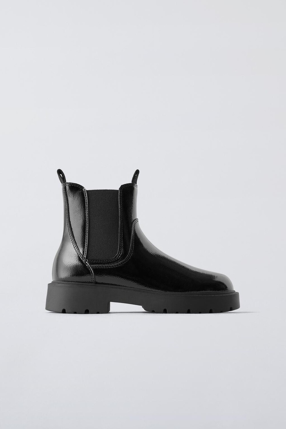 

Ботинки из лакированной кожи ZARA, черный