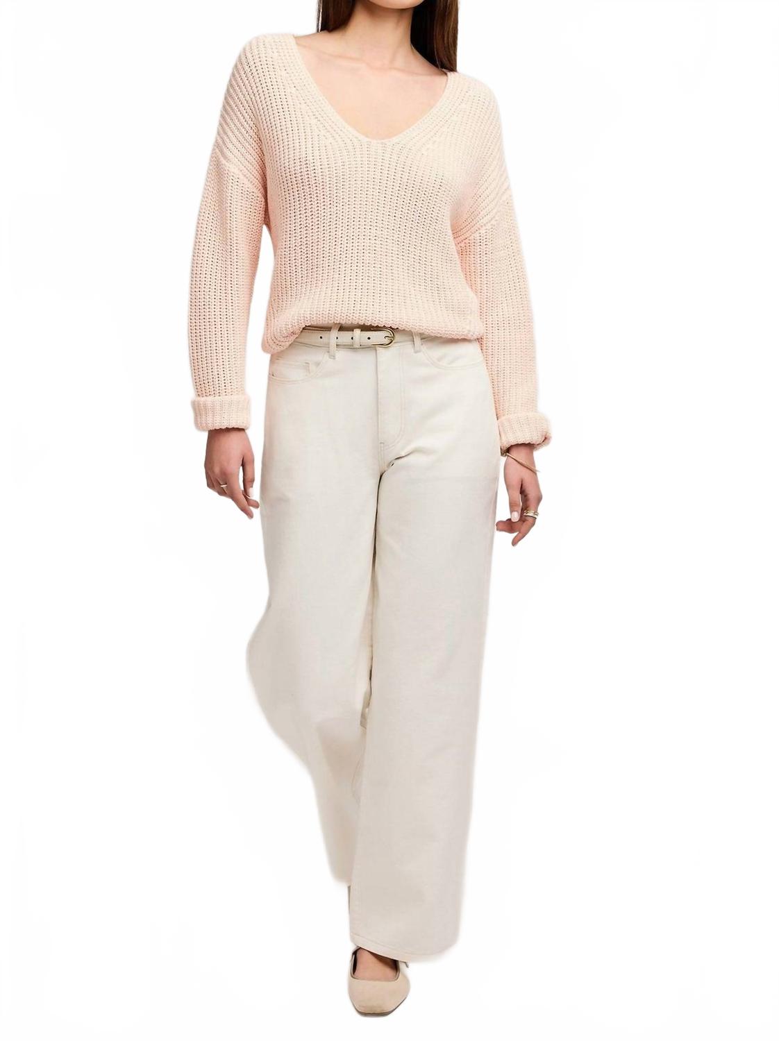 

Свитер Spencer с V-образным вырезом в цвете розовая вода Gentle Fawn