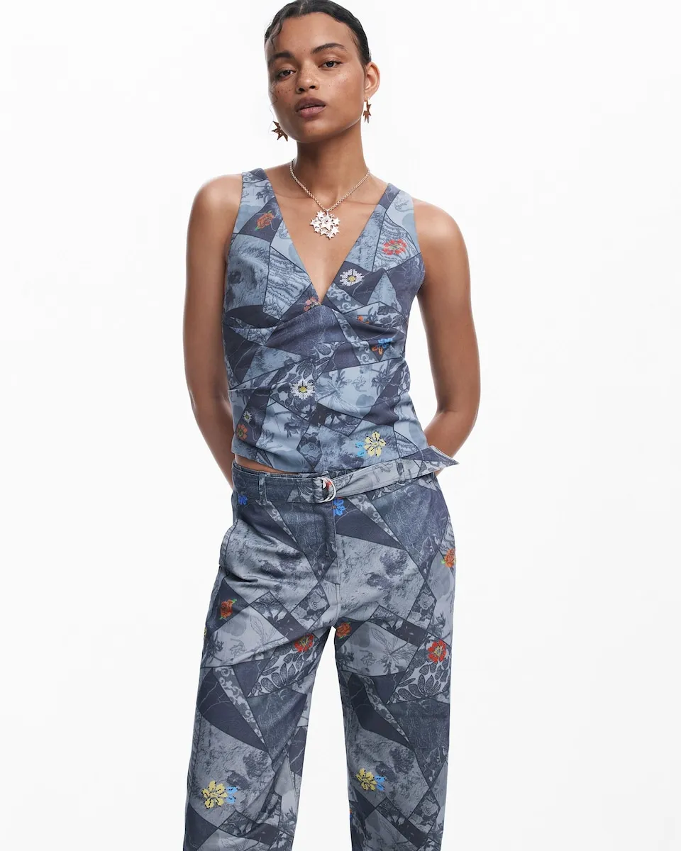 

Женская футболка с V-образным вырезом и нашивками Desigual, синий